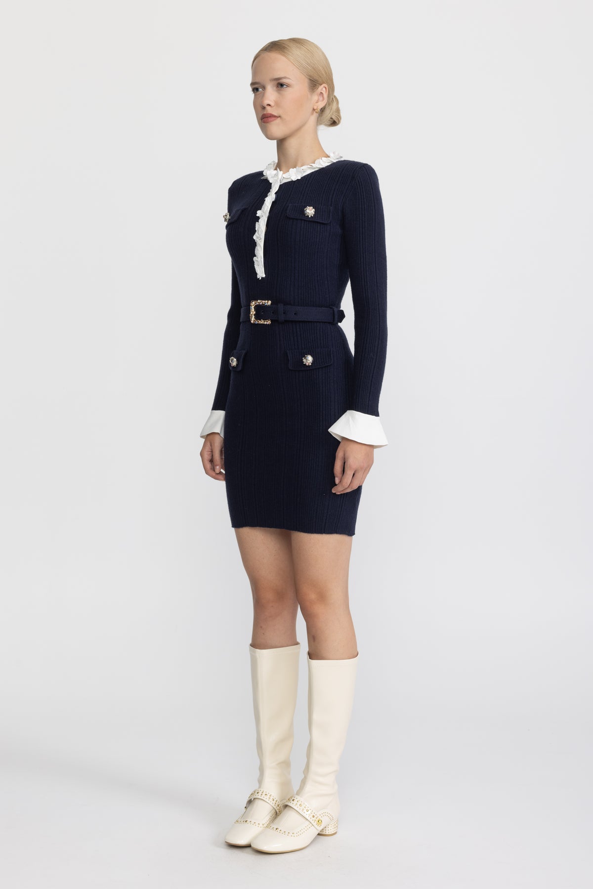 Geripptes Mini-Kleid mit floralen Rüschen und Gürtel - Navy 
