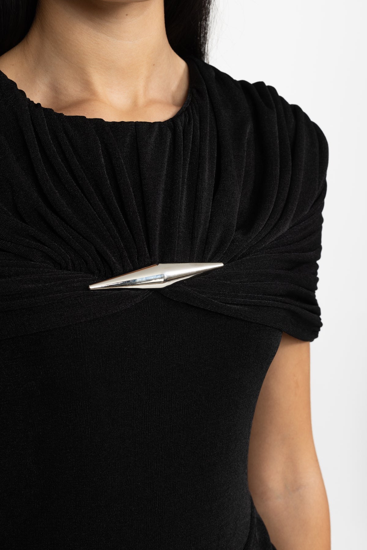 Gerafftes Mini-Cape-Kleid – Schwarz 