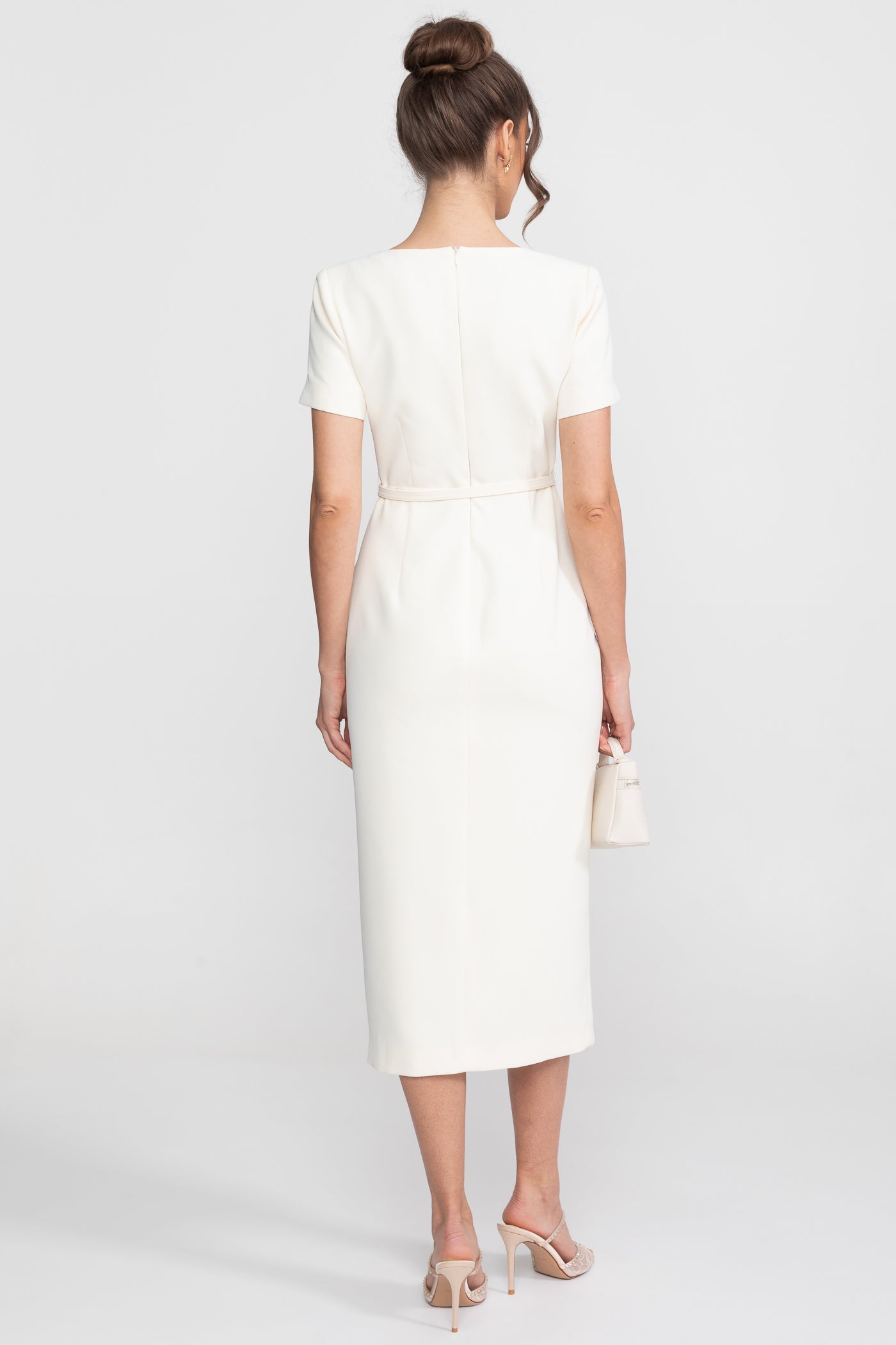 Midi-Kleid mit quadratischem Ausschnitt und durchgehender Knopfleiste mit Schmuckknöpfen - Weiß 