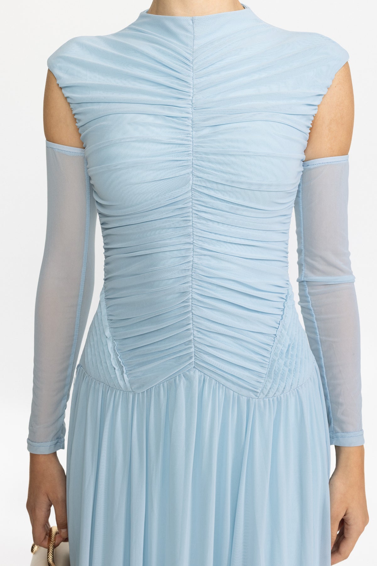 Maxikleid aus gerafftem Mesh mit tiefer Taille – Himmelblau 