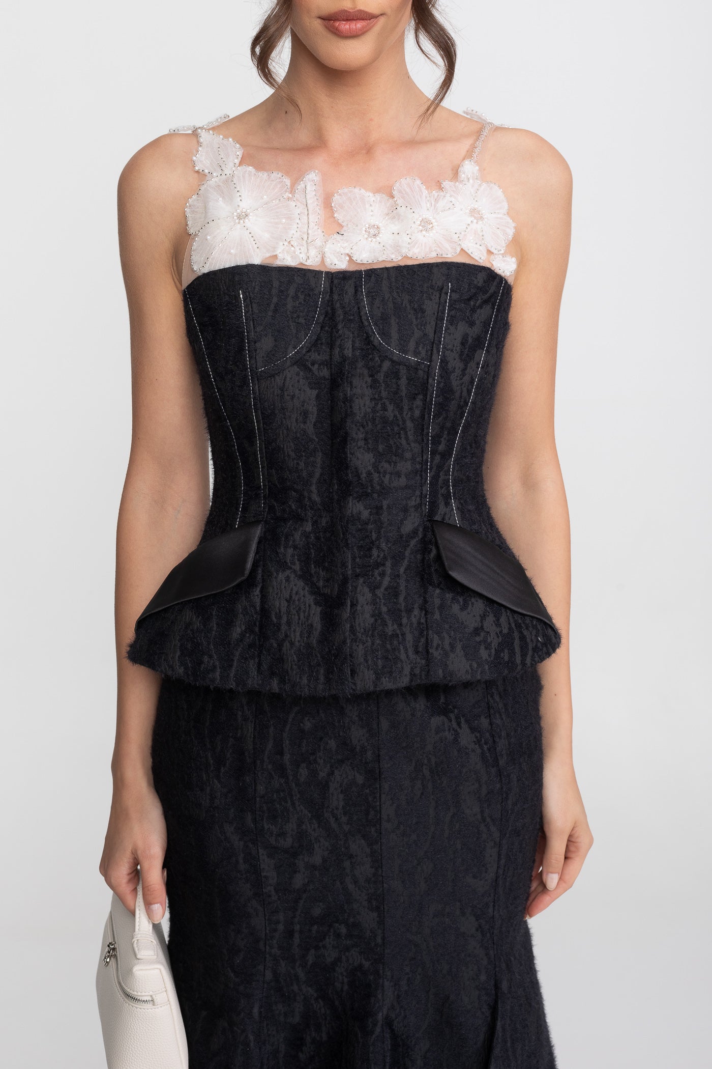 Jacquard-Maxiset mit transparenter floraler Halslinie und Peplum-Taille - Schwarz 