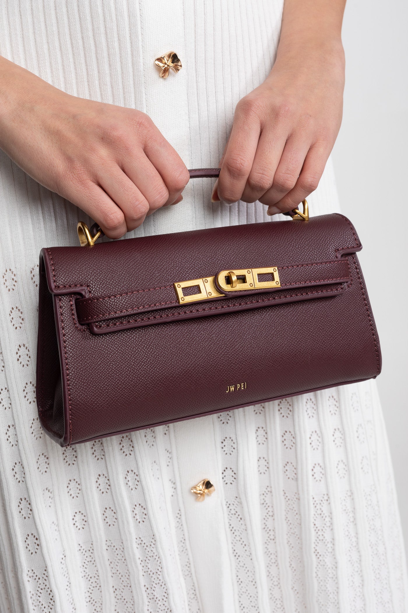 Strukturierte Mini-Tasche im Kelly-Stil mit goldfarbenen Beschlägen – Burgunderrot 