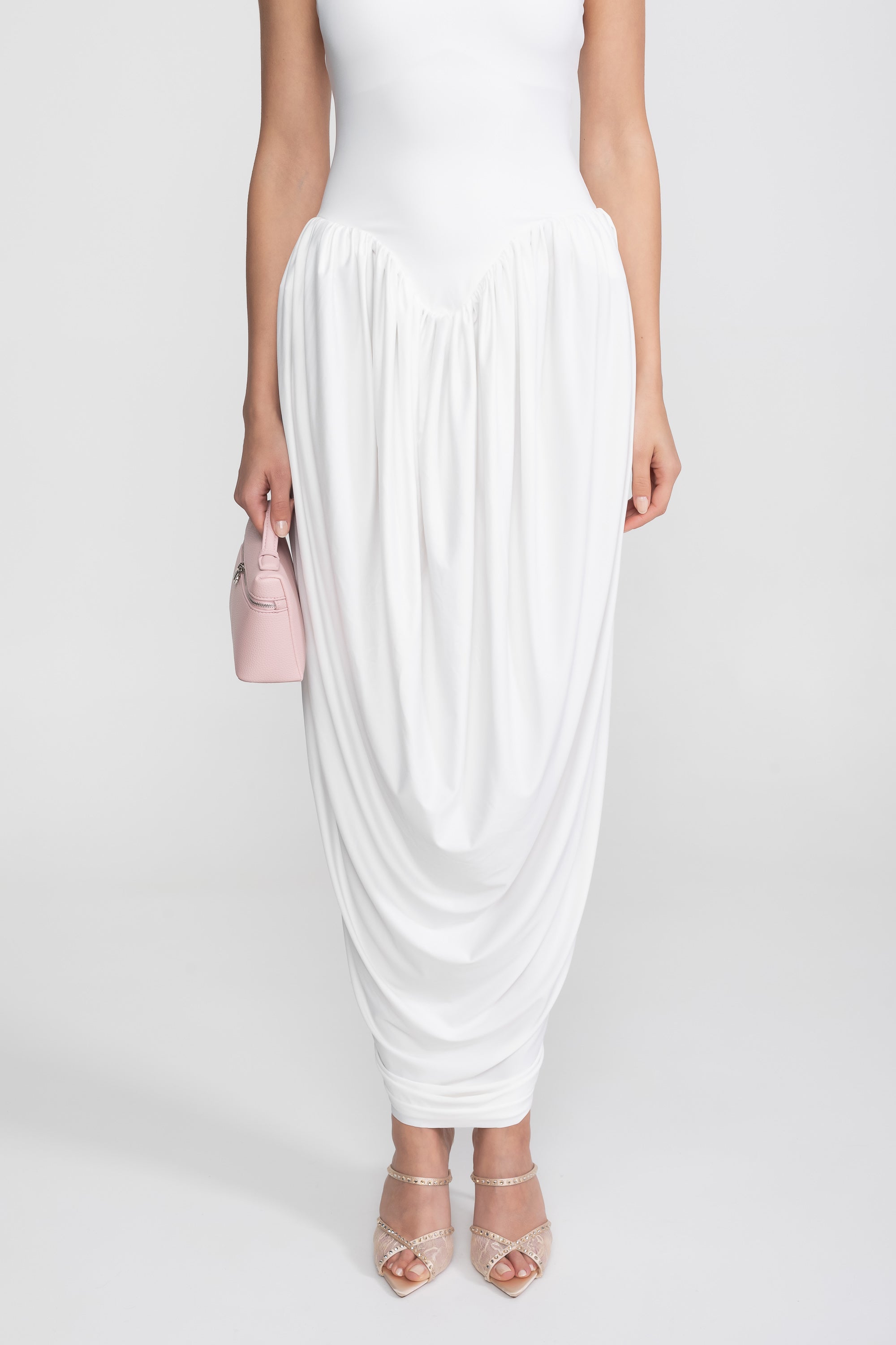 Halterneck-Maxikleid mit gerafftem Ballonrock - Weiß 