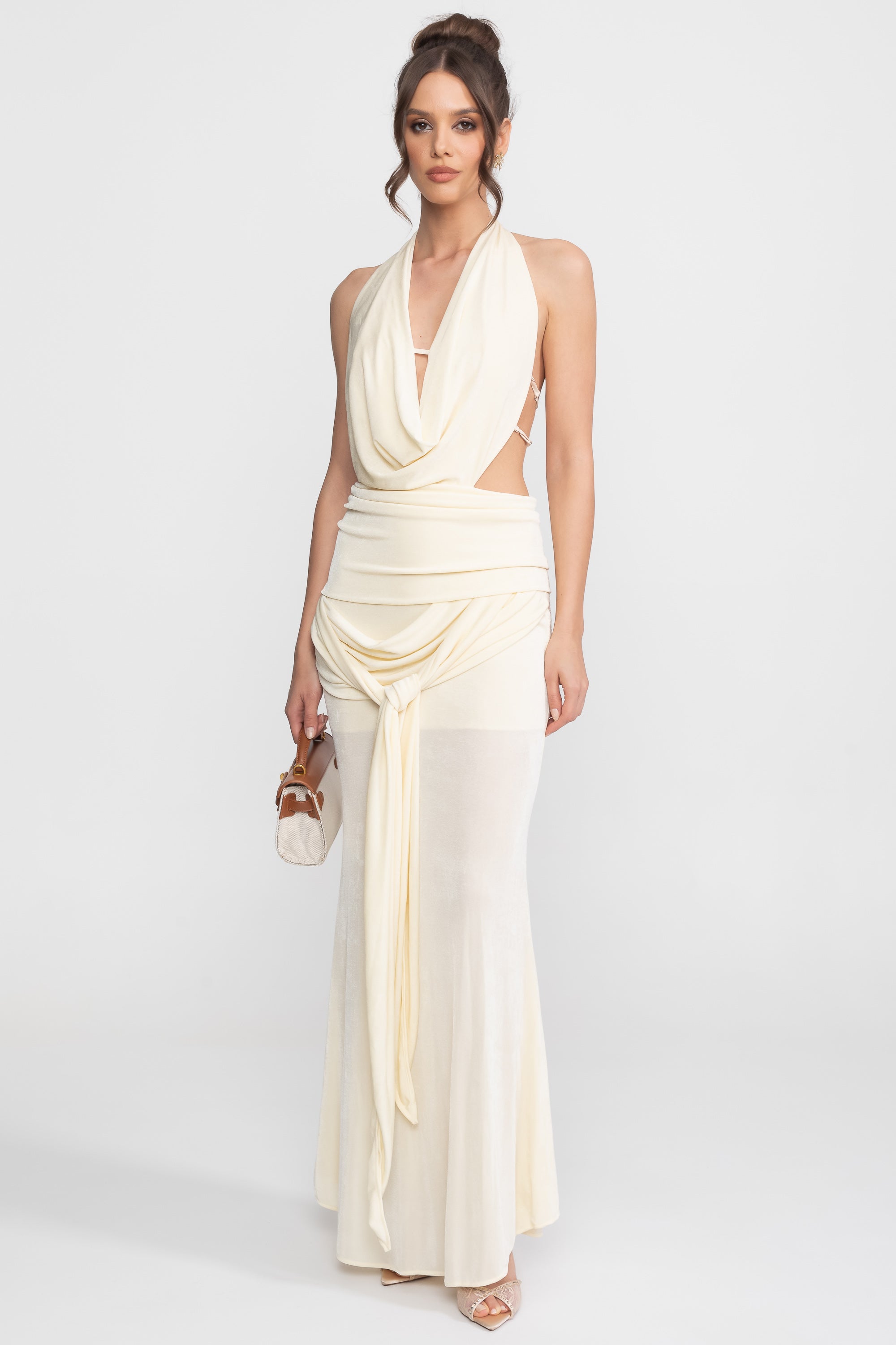 Gerafftes Halterneck-Abendkleid mit Drapierung und seitlichem Bindedetail - Ivoire 