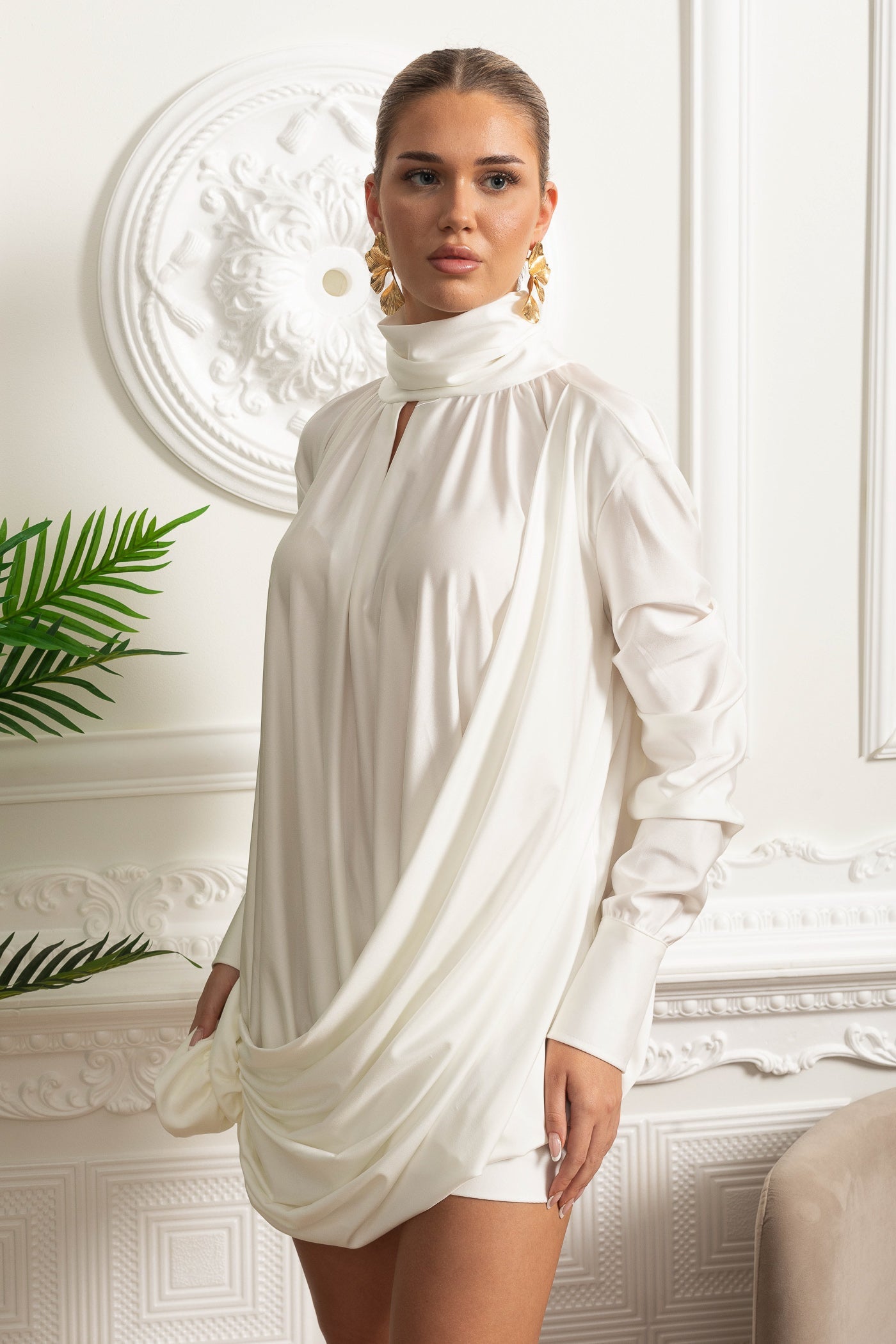 Elegant High-Collar Dress With Draped Details And Side Rose Embellishment - Ivoire
