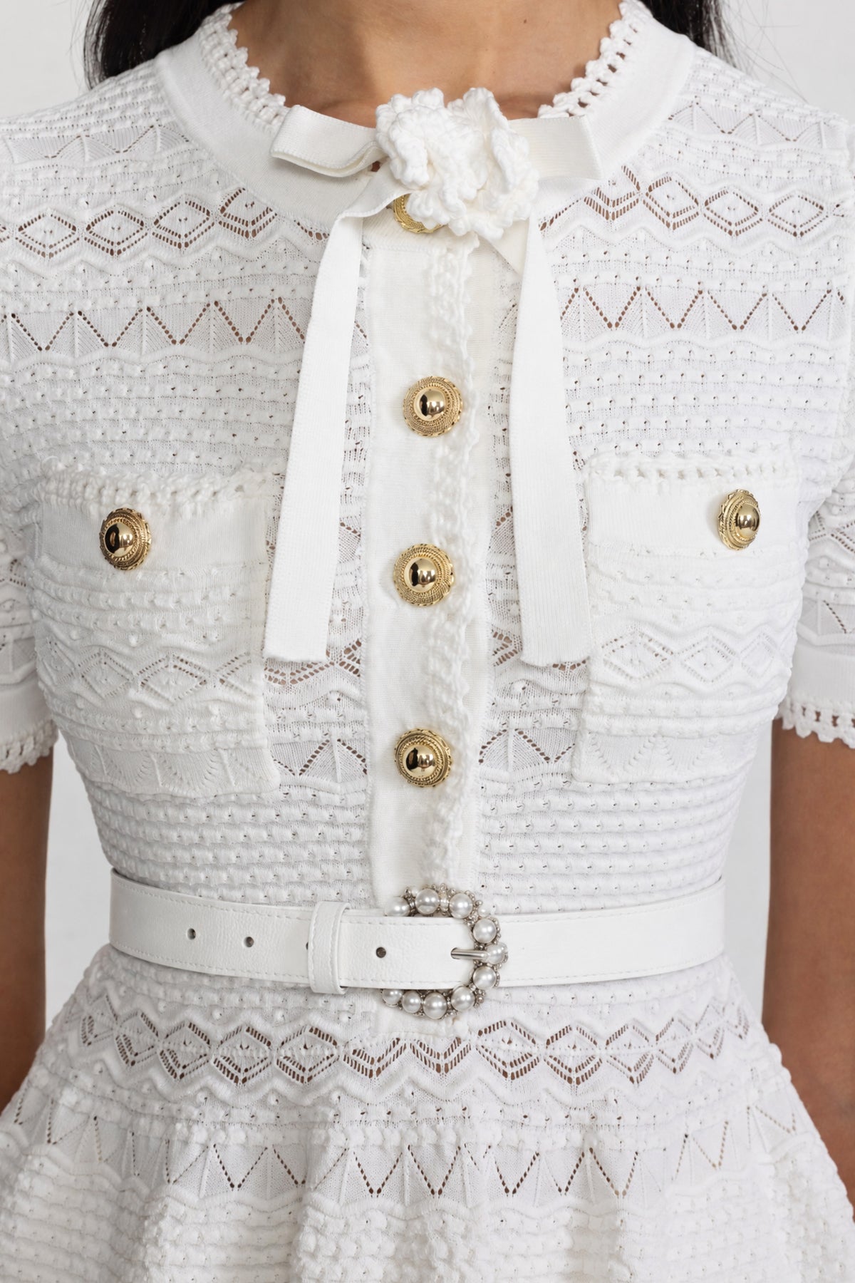 Pointelle-Stricktop mit Schleife und Peplumsaum - Weiß 