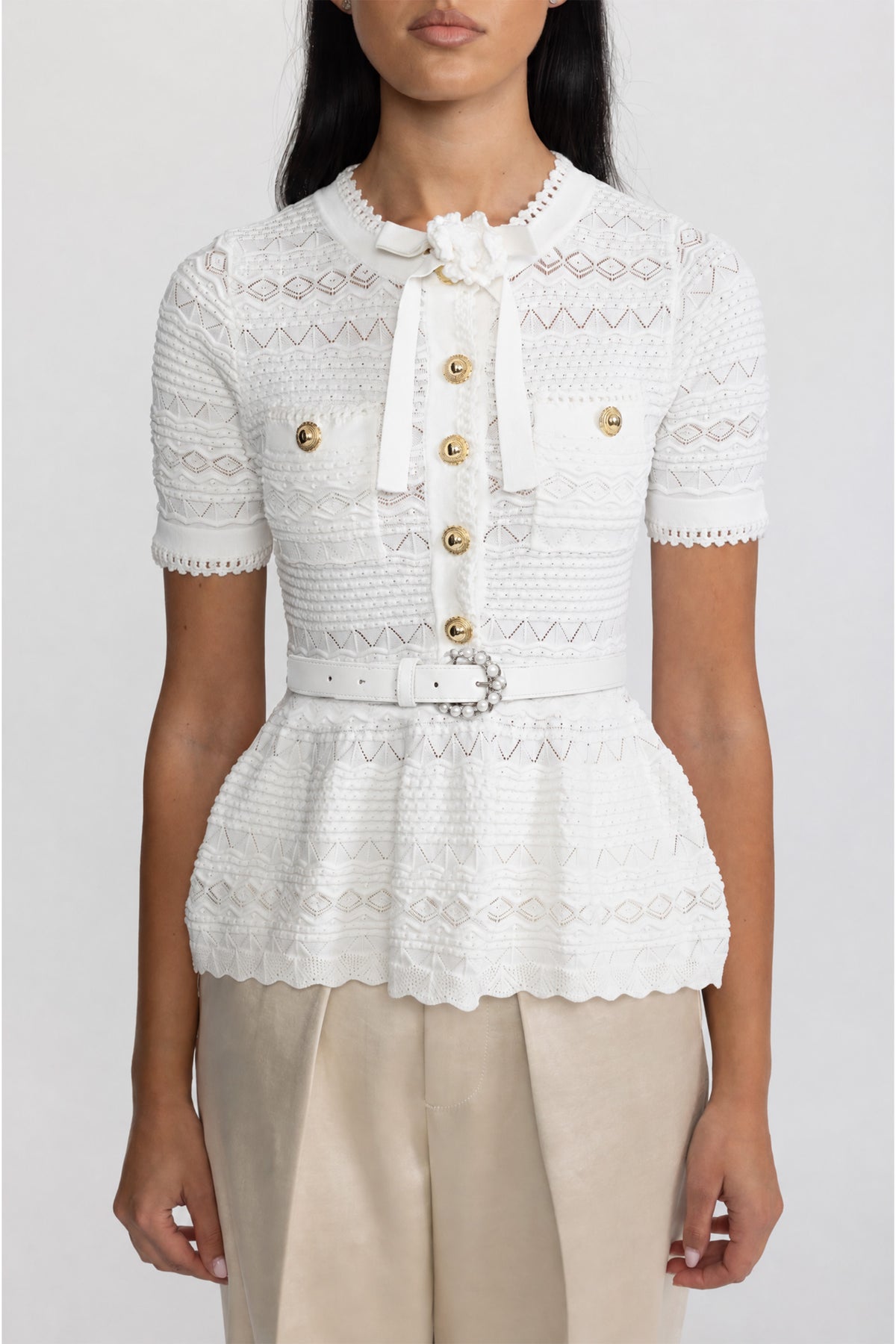Pointelle-Stricktop mit Schleife und Peplumsaum - Weiß 