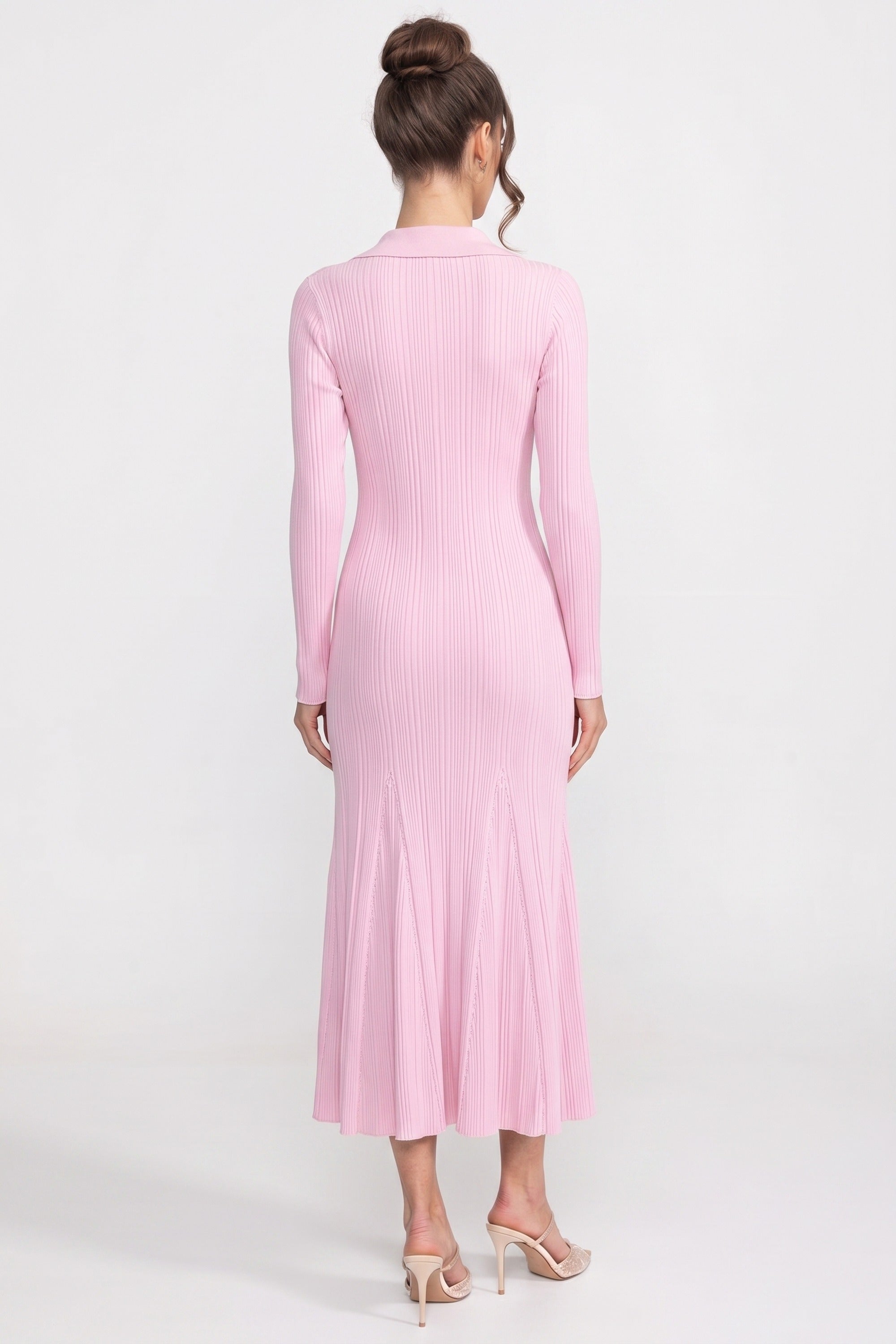 Langärmliges Strick-Maxikleid mit Knopfleiste vorn und aufgesetzten Taschen - Pink 