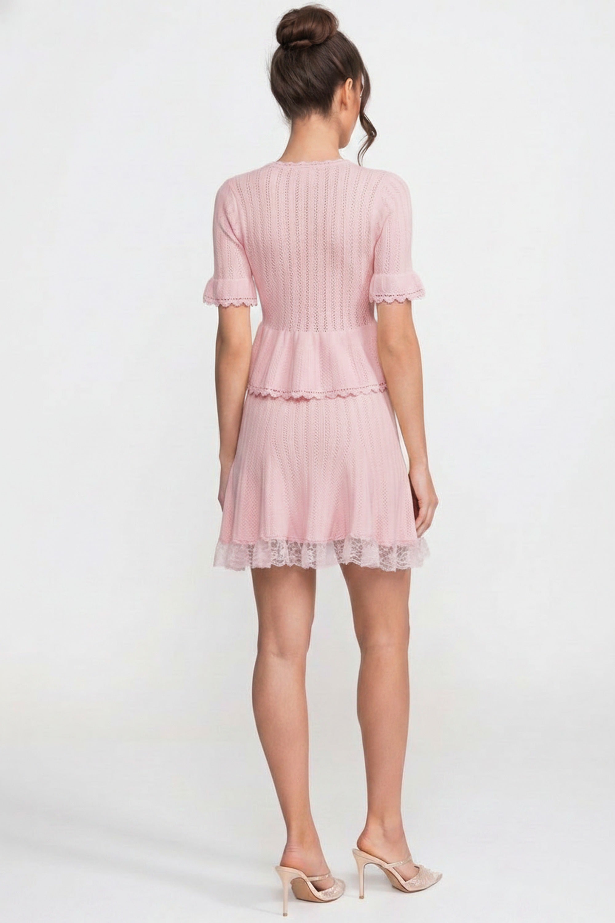 Strick-Minikleid mit Peter-Pan-Kragen und Peplum mit Spitzenabschluss - Pink 