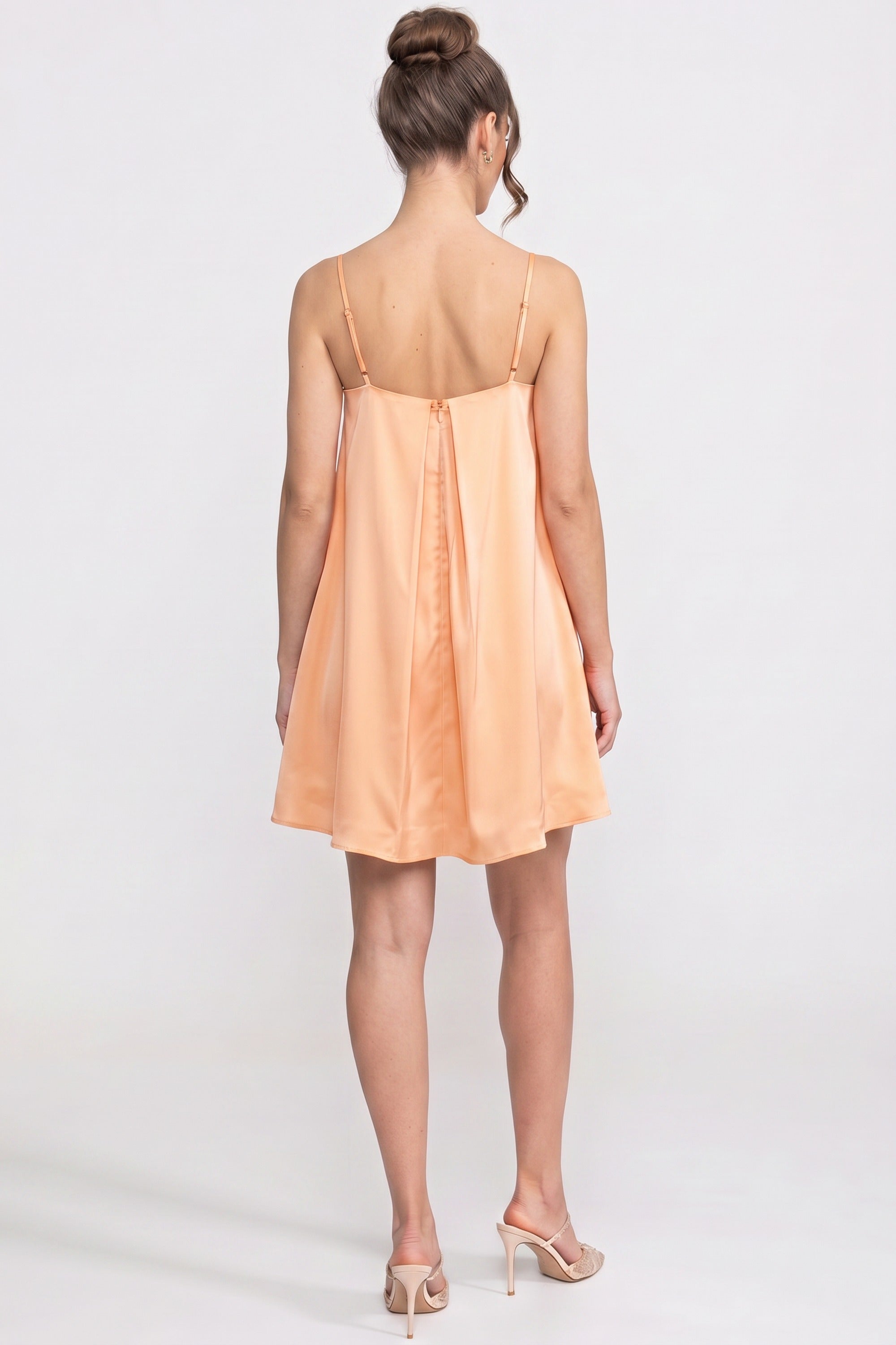 Mini-Kleid mit Spaghettiträgern, 3D-Blumenapplikation und A-Linien-Rock – Gelb 