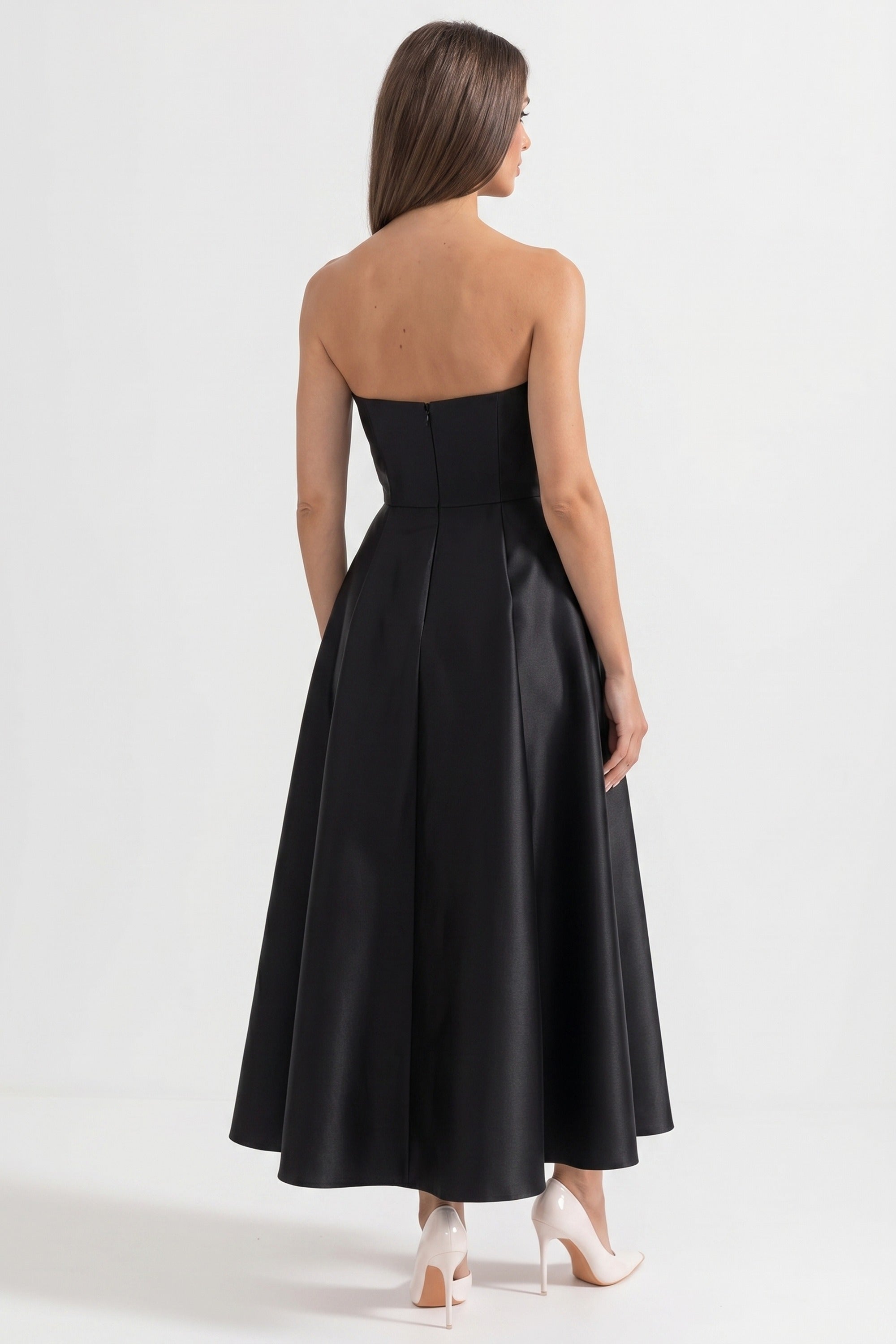 Ballkleid mit einer Schulterpartie, übergroßer 3D-Rose und vollem Rock – Schwarz 