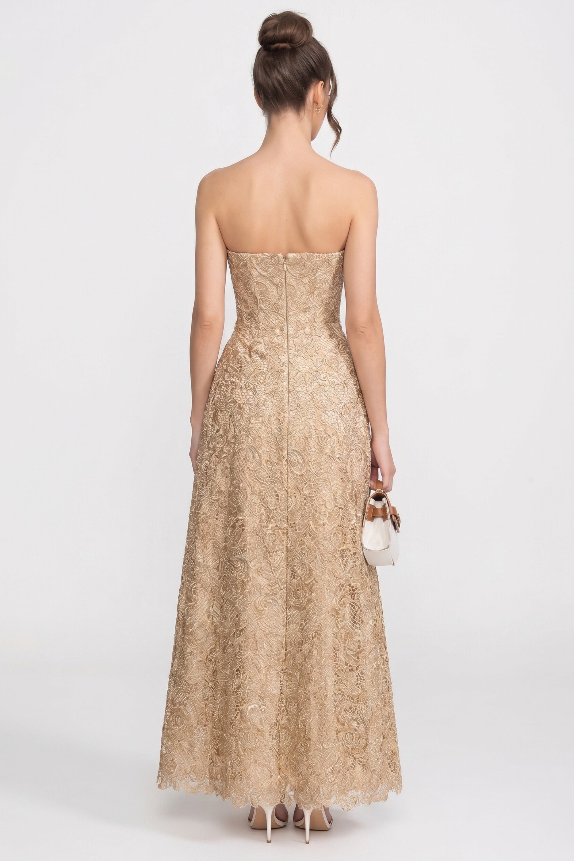 Schulterfreies Ballkleid aus floraler Spitze mit vollem A-Linien-Rock - Gold 