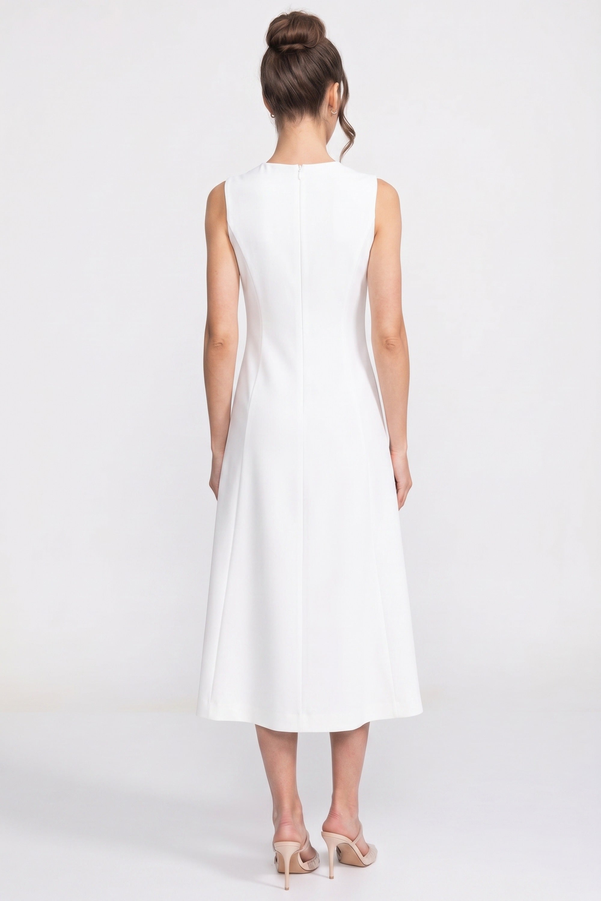 Ärmelloses Midi-Kleid mit 3D-Blütenapplikation und weitem Rock - Weiß 