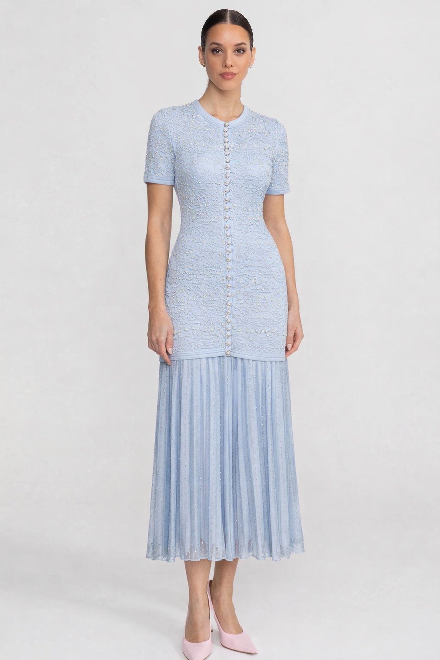Midi-Kleid mit kurzen Ärmeln und Perlenverzierung - Powder Blue 