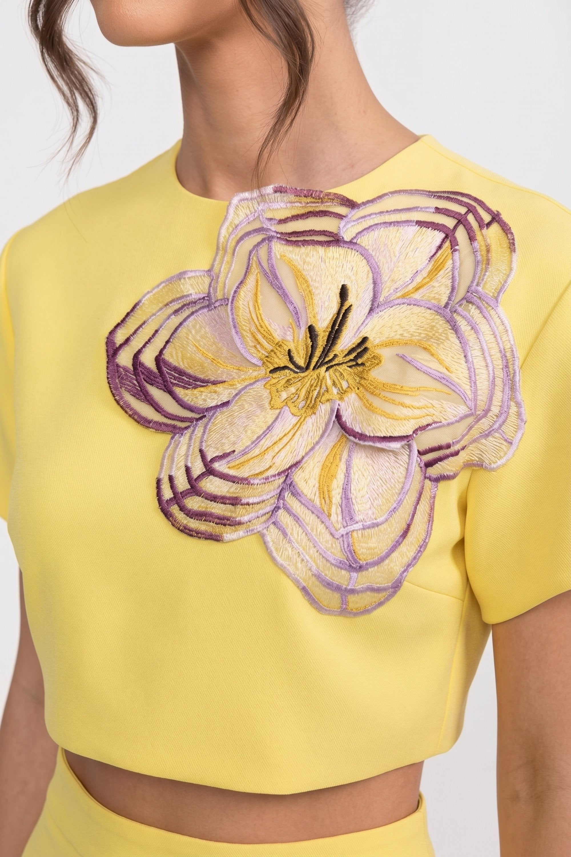 Kurzärmliges Co-Ord-Set mit Blumenmuster, Crop-Top und Maxirock – Gelb 