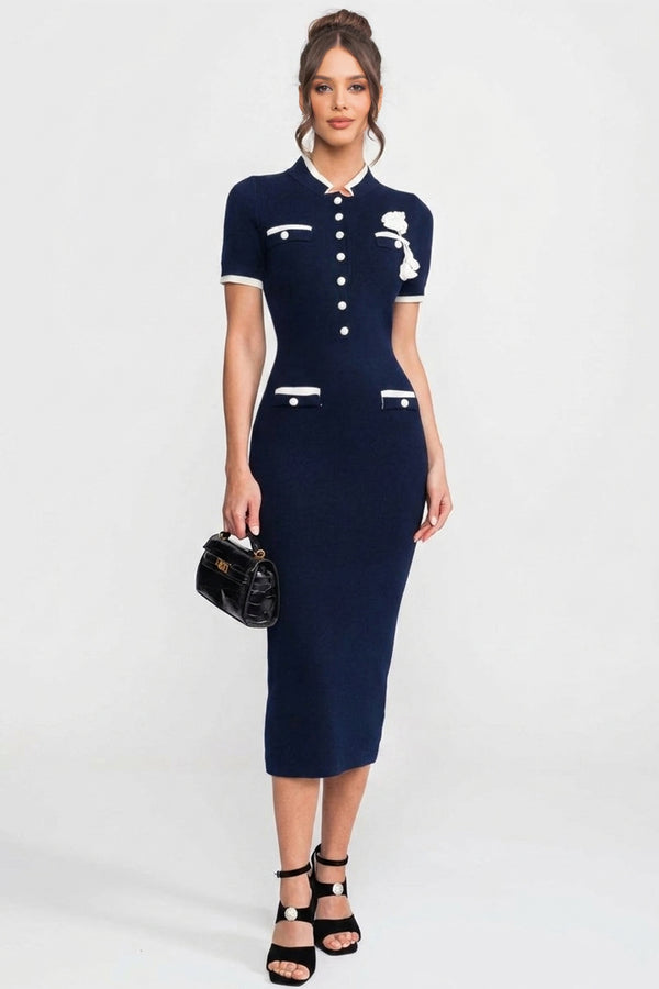 Geripptes Strick-Midikleid mit kontrastierendem Besatz und dekorativen Taschen - Navy 