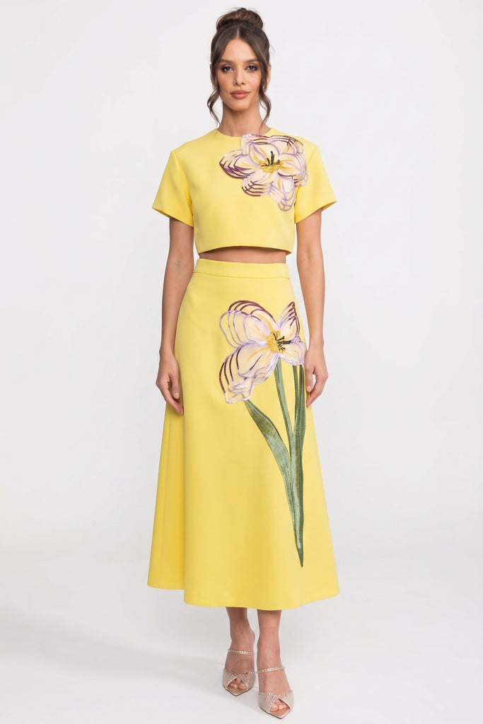 Kurzärmliges Co-Ord-Set mit Blumenmuster, Crop-Top und Maxirock – Gelb 