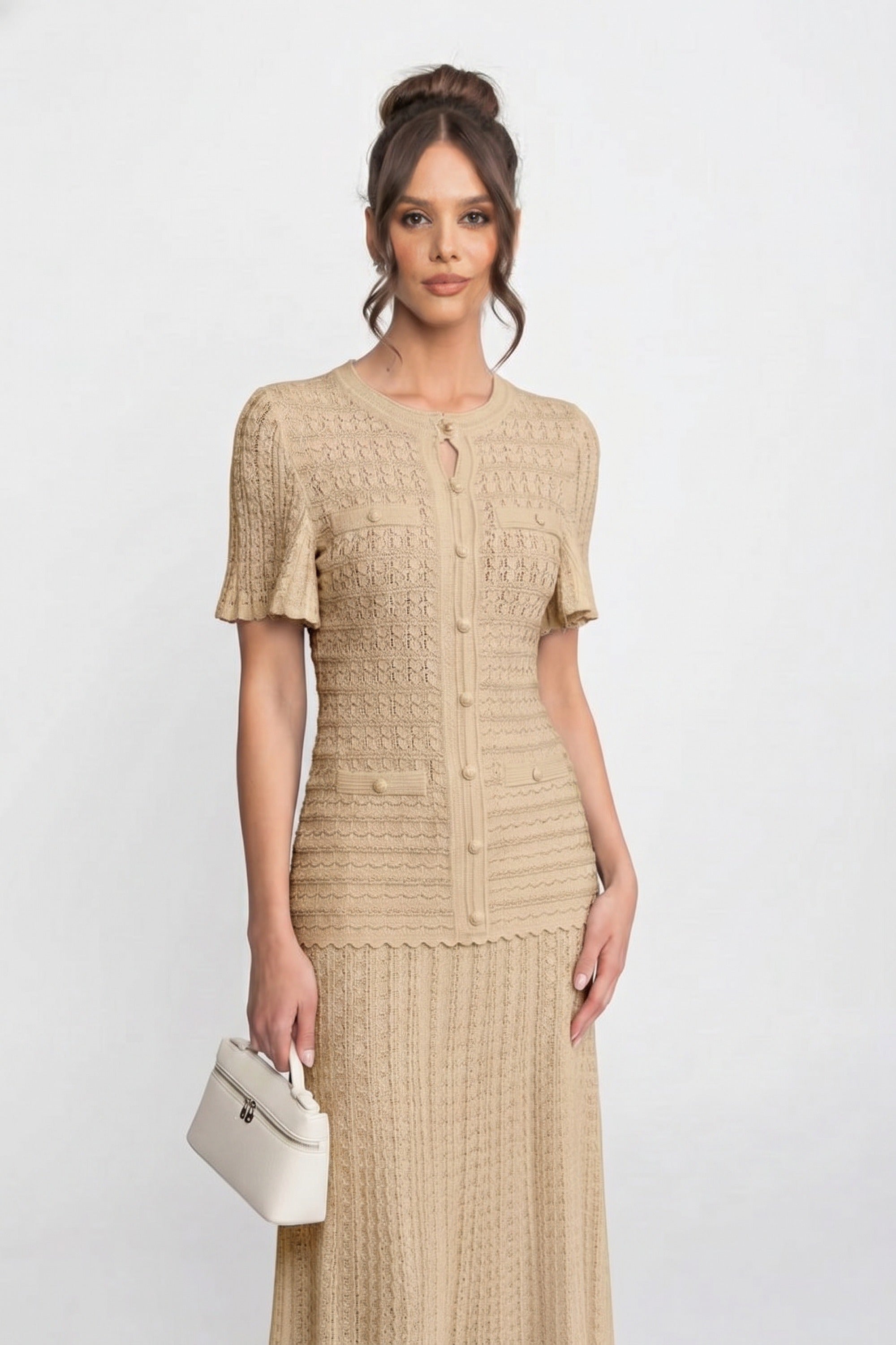 Midikleid mit kurzen Ärmeln und schimmernder Stricktextur - Beige 