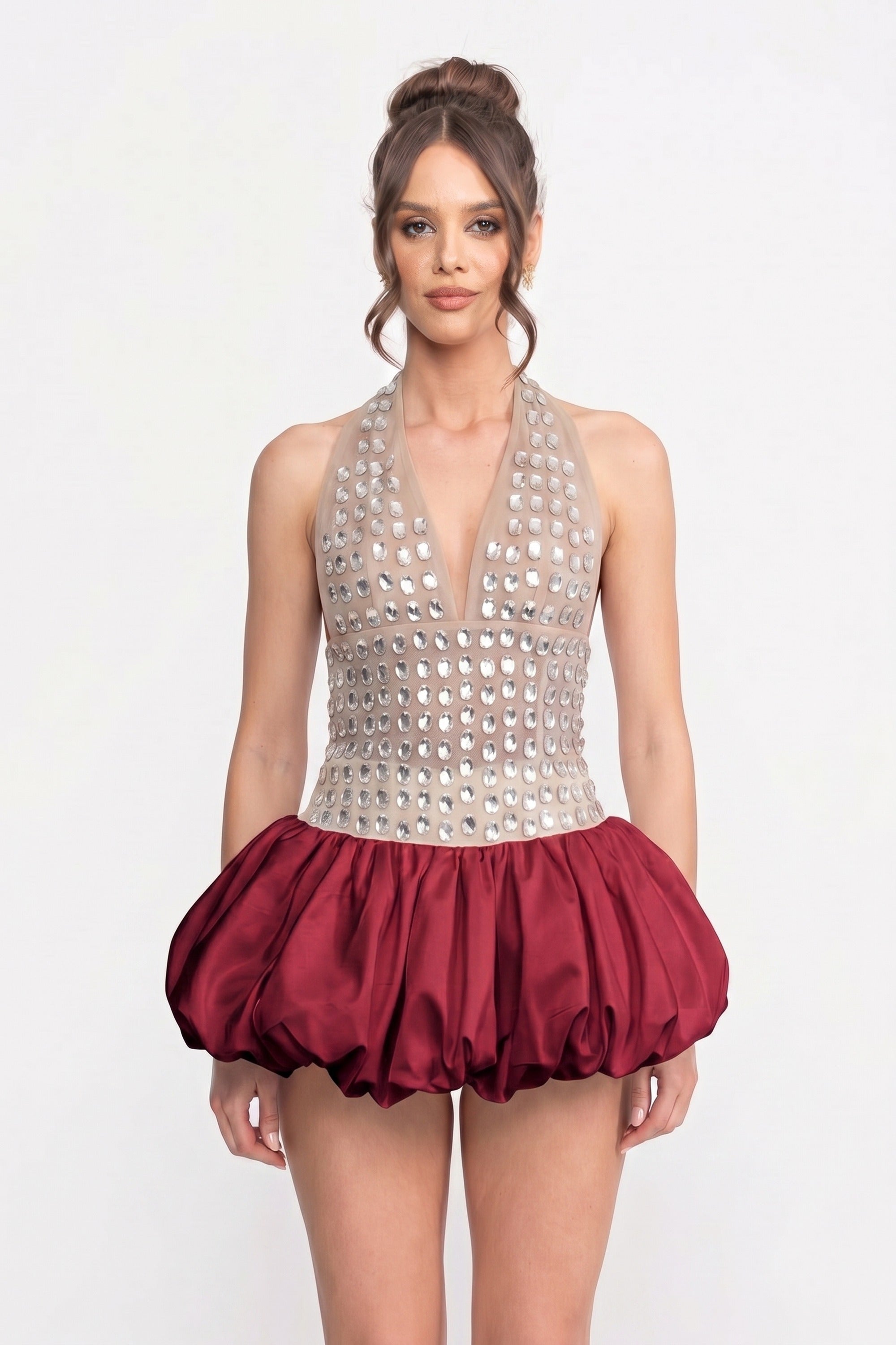 Mini-Kleid mit Neckholder und Blasenrock, verziert mit Kristallen – Rot 