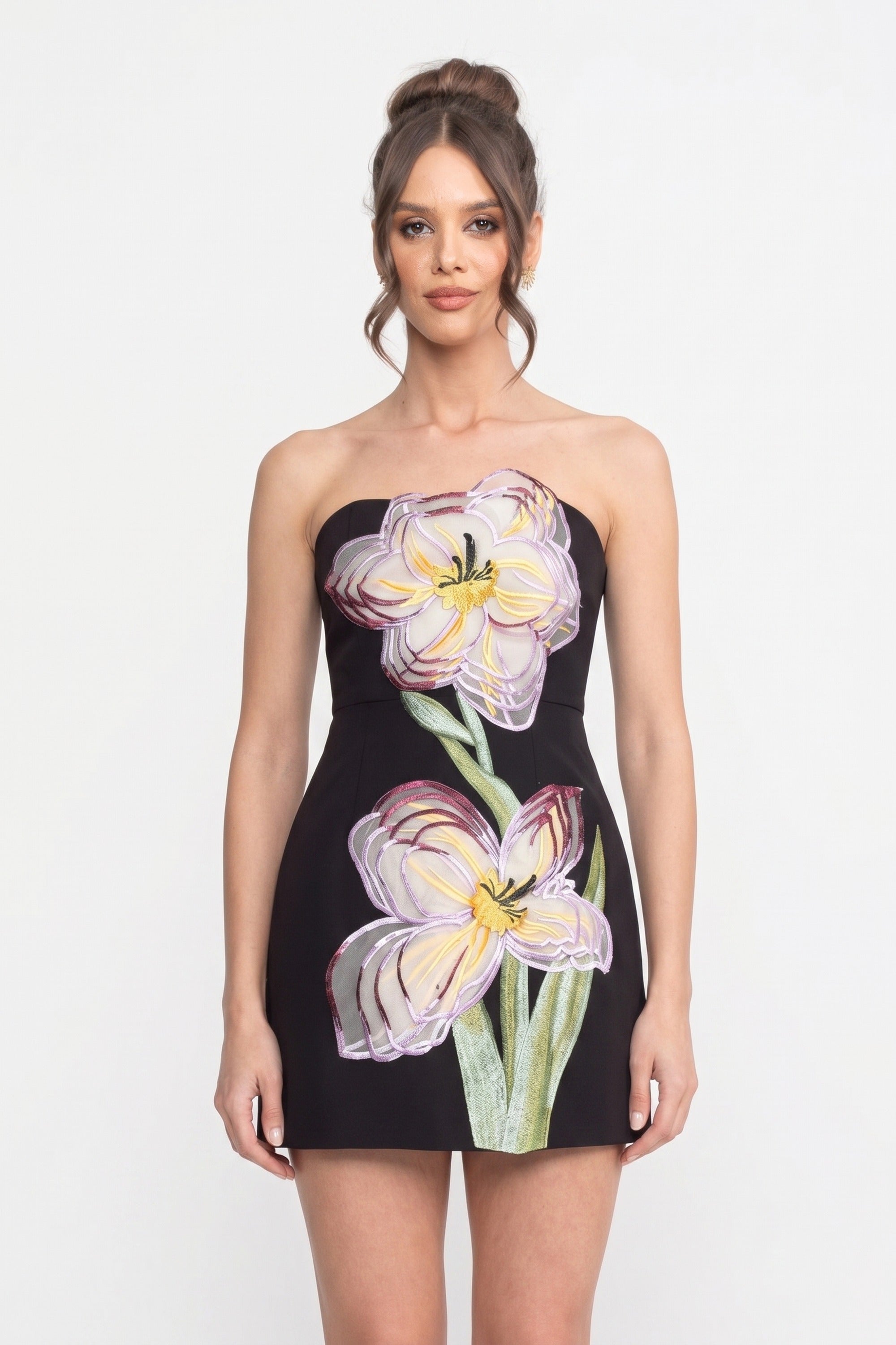 Trägerloses Minikleid mit 3D-Iris-Blütenapplikation - Schwarz 