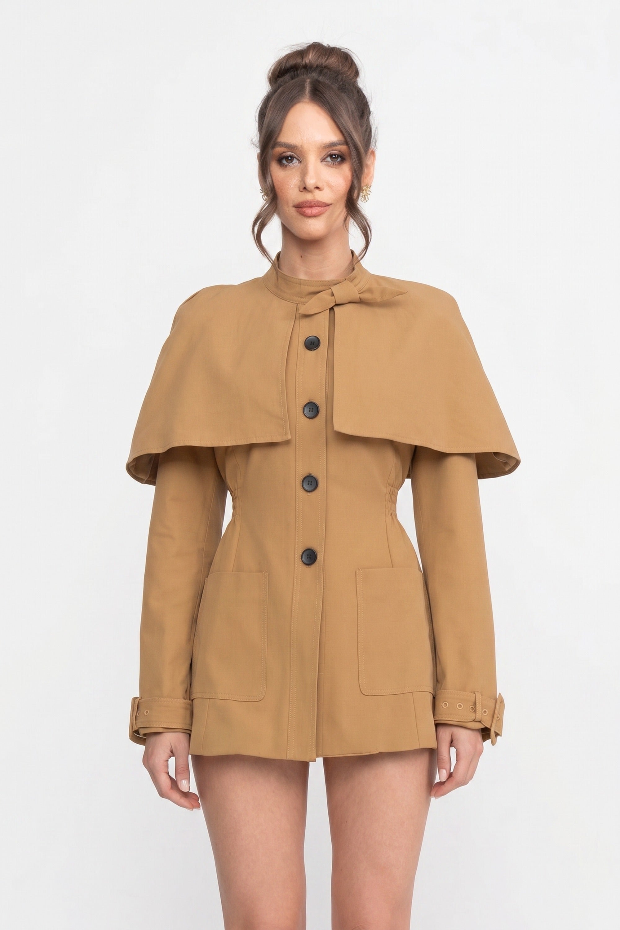 Knopfleisten-Mantelkleid mit strukturierter Cape-Überlage - Khaki 