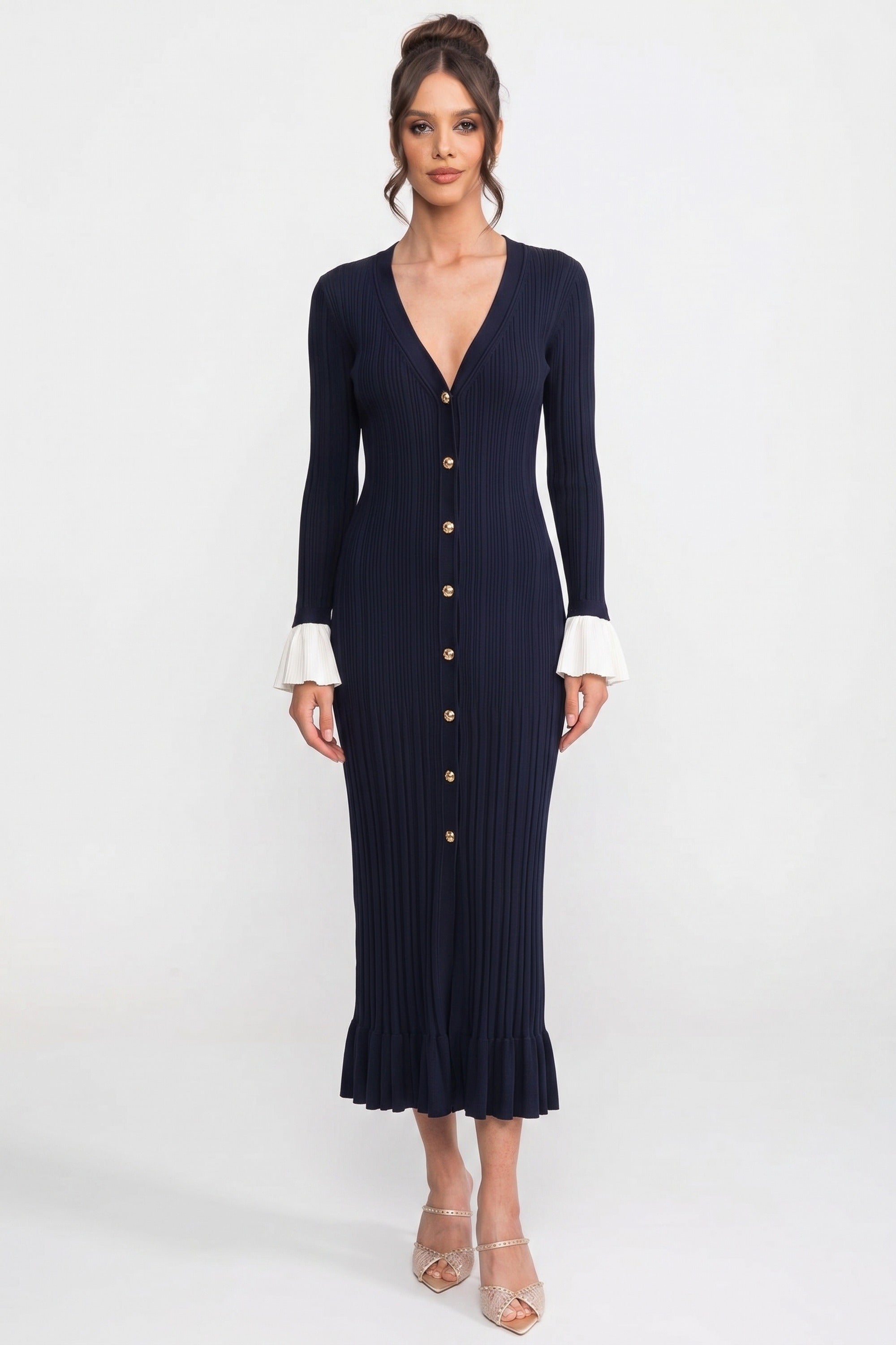 Langärmliges, vorne geknöpftes, plissiertes Strick-Maxikleid mit Kontrastmanschetten - Navy 