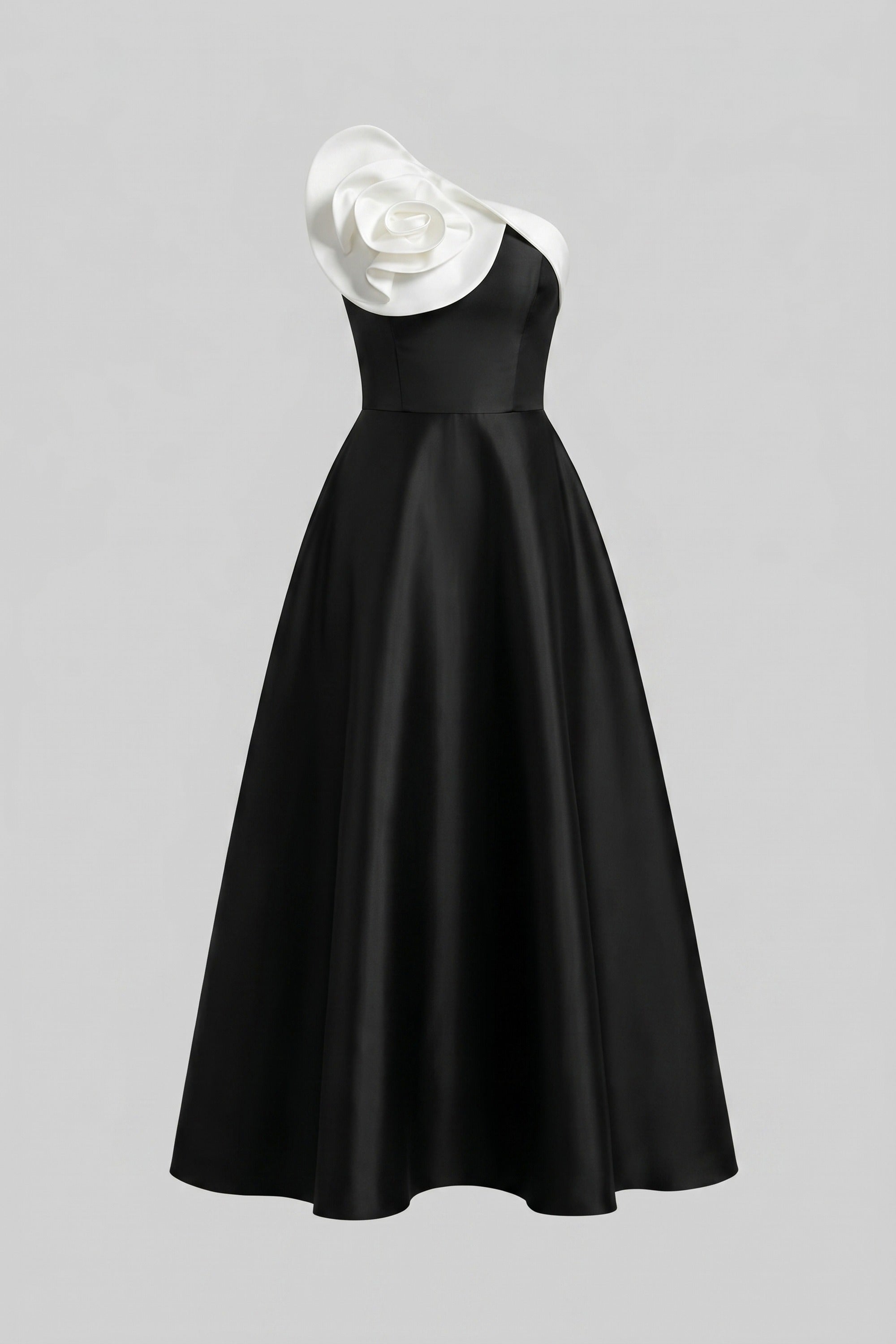 Ballkleid mit einer Schulterpartie, übergroßer 3D-Rose und vollem Rock – Schwarz 