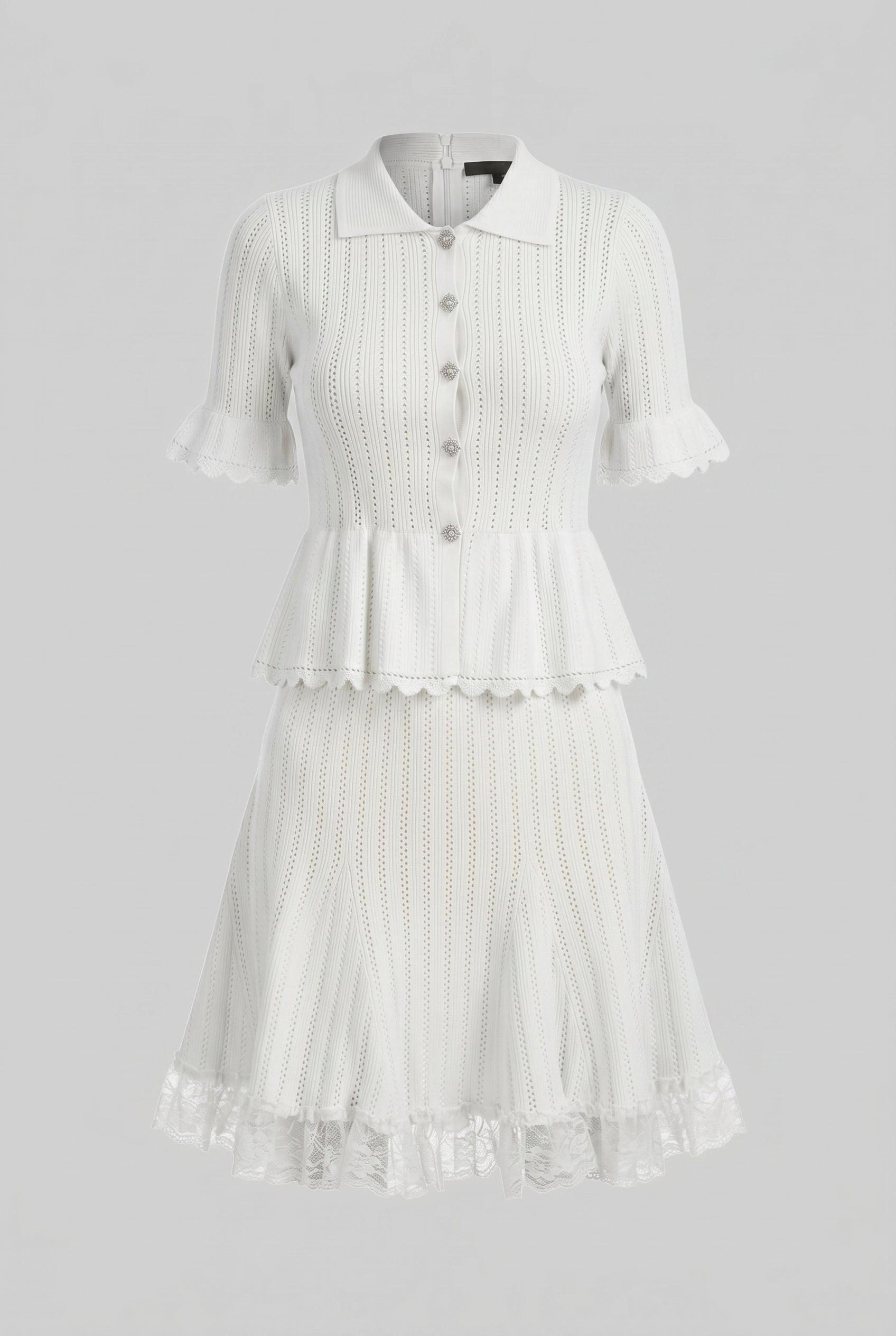 Strick-Minikleid mit Peter-Pan-Kragen, Peplum und Spitzen-saum - Weiß 