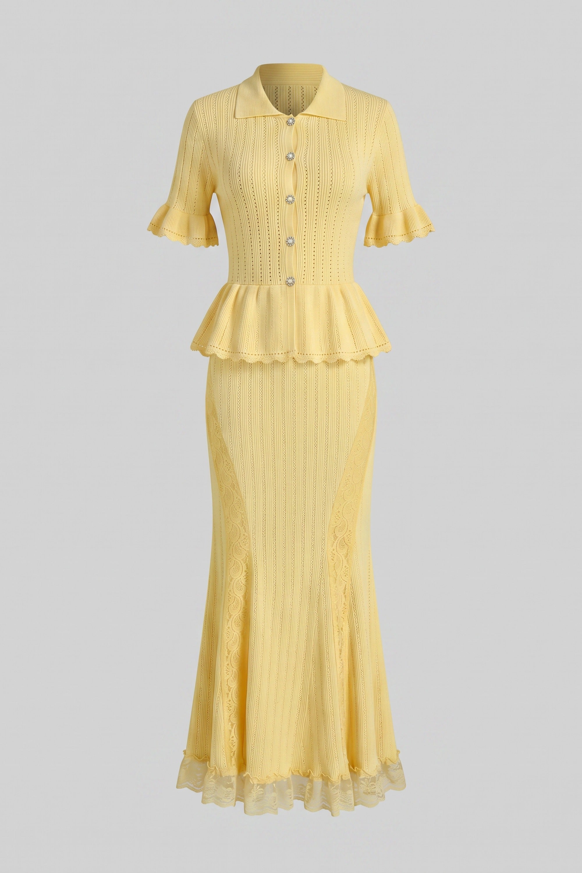 Maxikleid aus Strick mit Peter-Pan-Kragen, Peplum und Spitzenbesatz am Saum - Gelb 