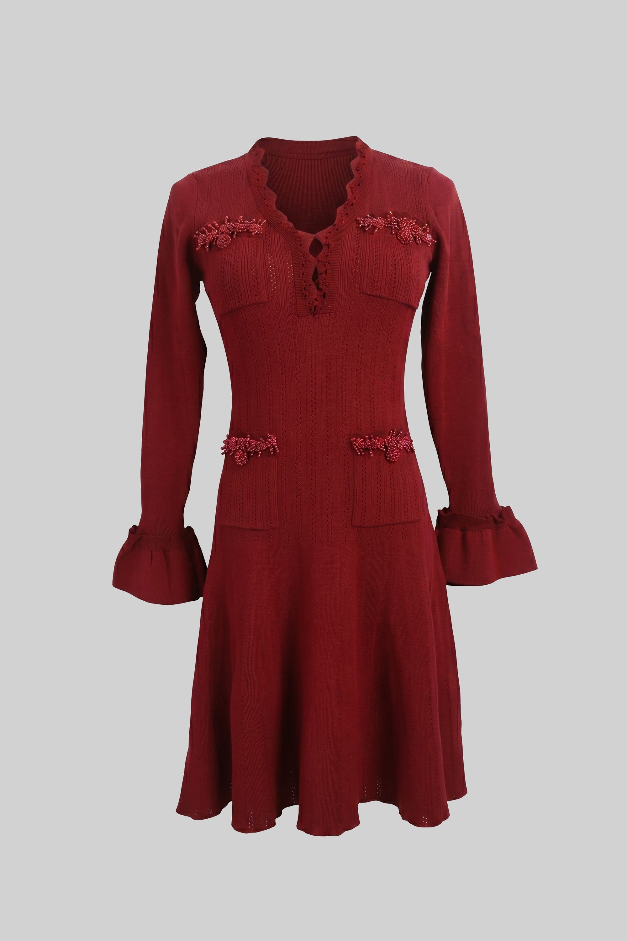 Langärmliges Strick-Midikleid mit V-Ausschnitt, Rüschensaum und Schleifenmanschetten - Burgunder 