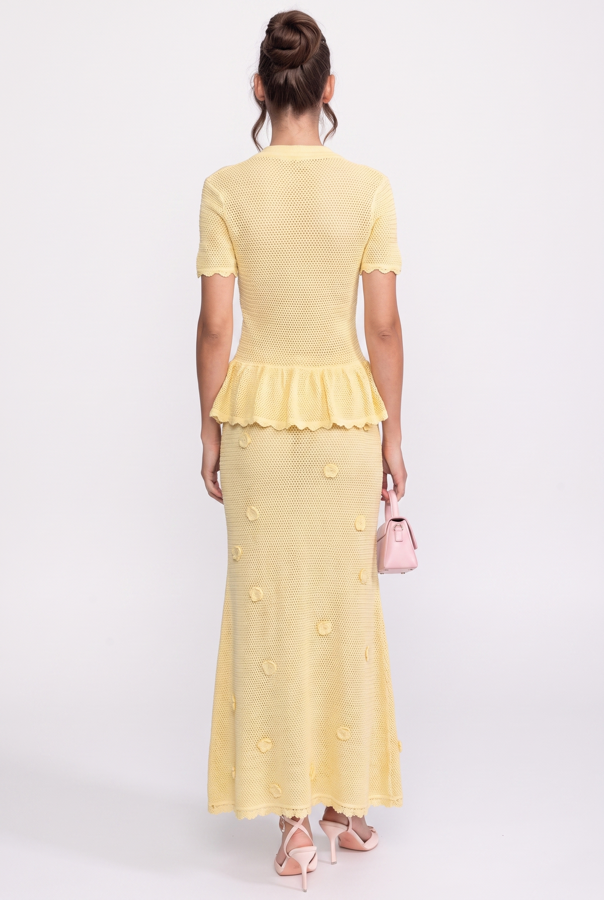 Maxikleid mit Blumenhäkeldetails und Peplum mit Kordelzug in der Taille – Gelb 