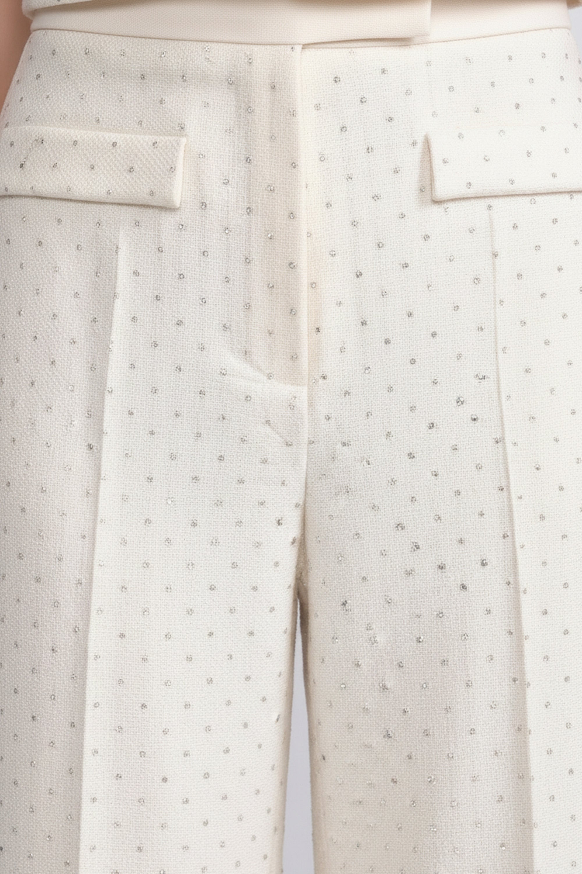 Weit geschnittene, verzierte Tweedhose mit aufgesetzten Taschen - Ivoire 