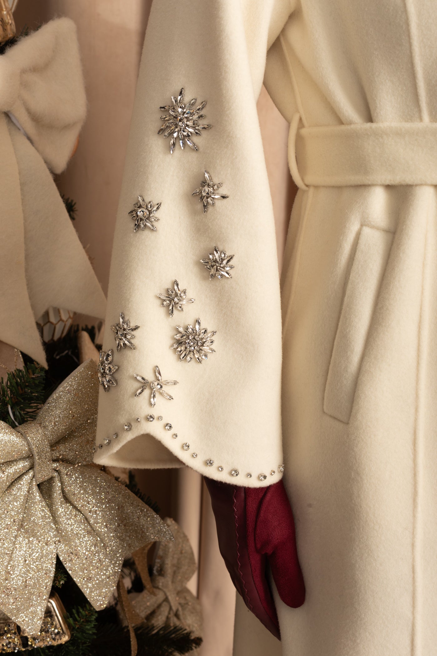 Embellished Wool Overcoat With Fox Fur Collar – Ivoire