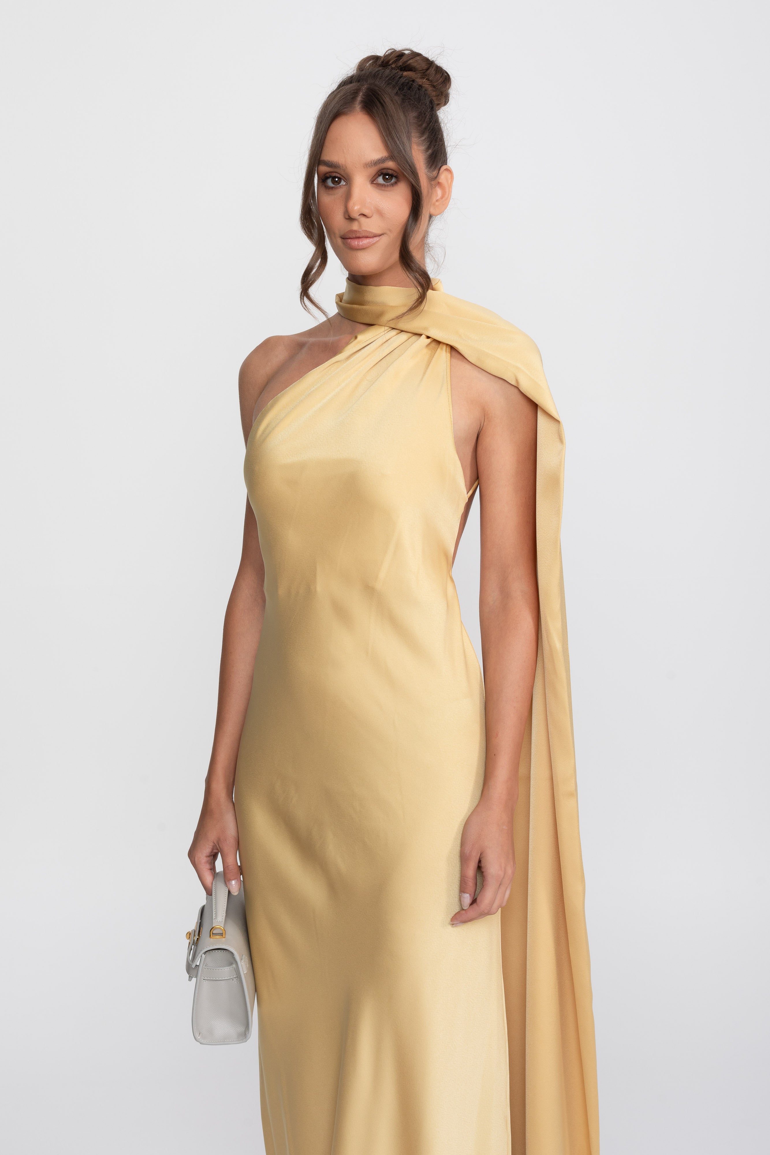 Twist-Halfter-Satin-Slip-Kleid mit asymmetrischem Ausschnitt - Gelb 