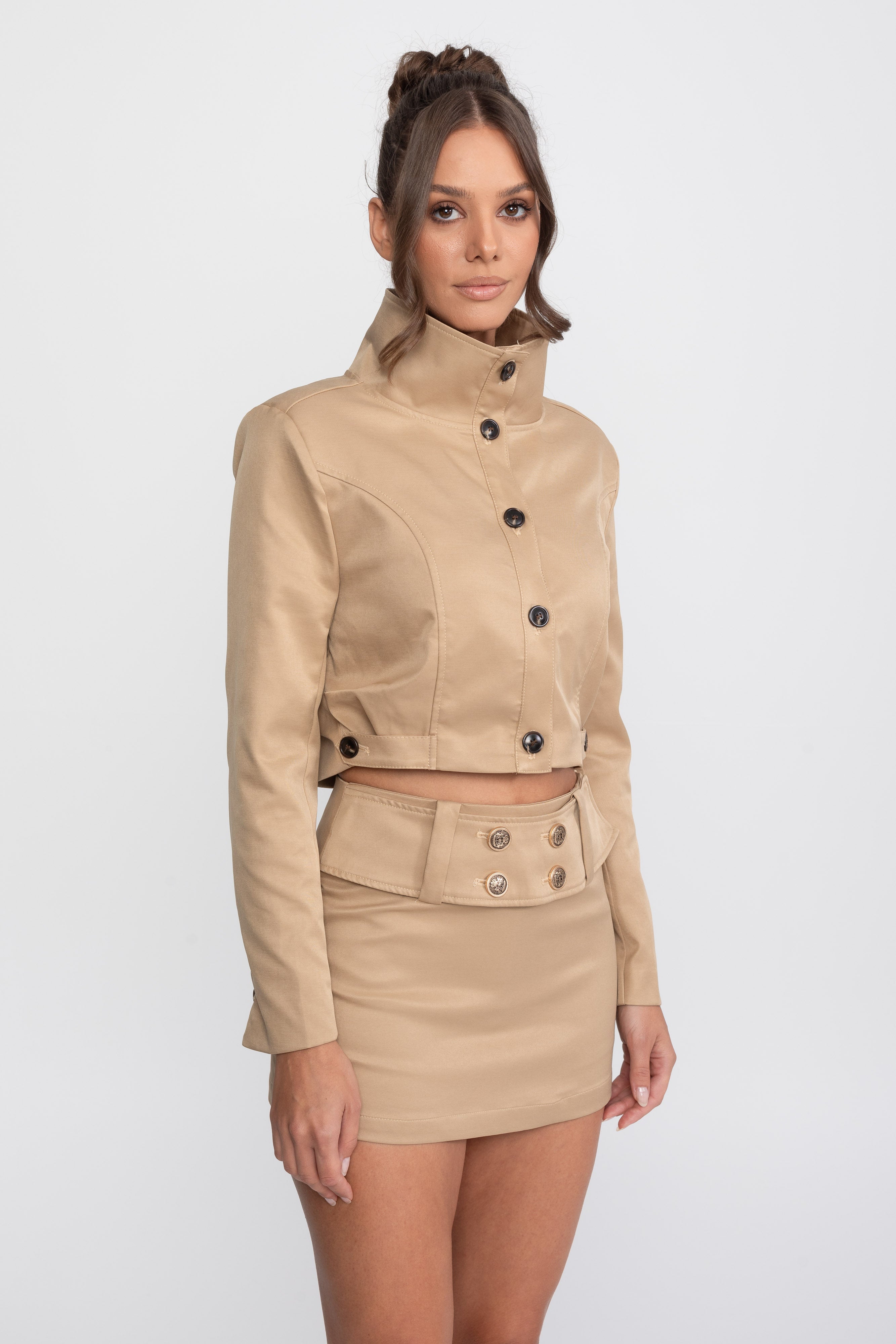 Doppelreihiges, verkürztes Jacken- und Minirock-Co-Ord-Set – Khaki 