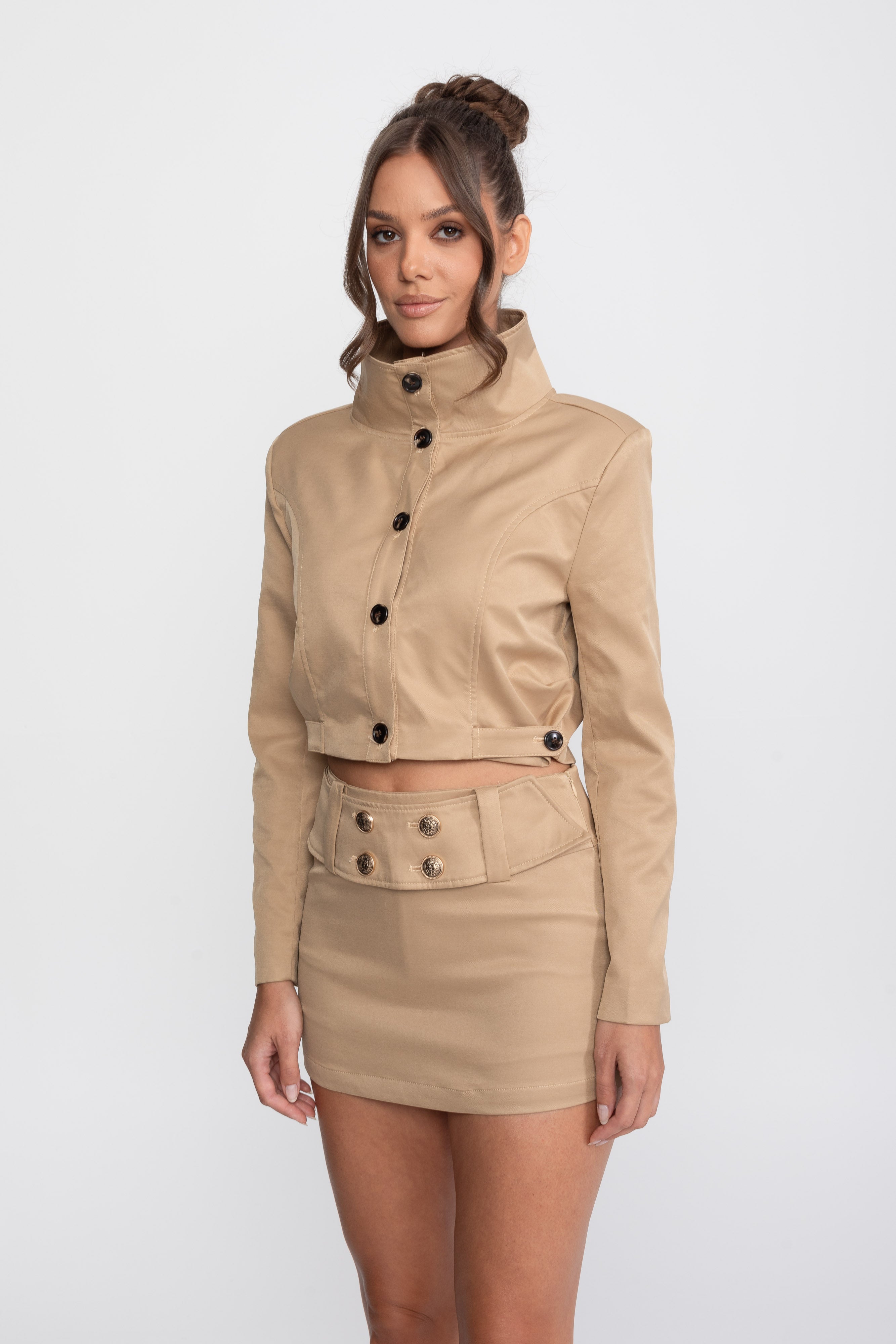 Doppelreihiges, verkürztes Jacken- und Minirock-Co-Ord-Set – Khaki 