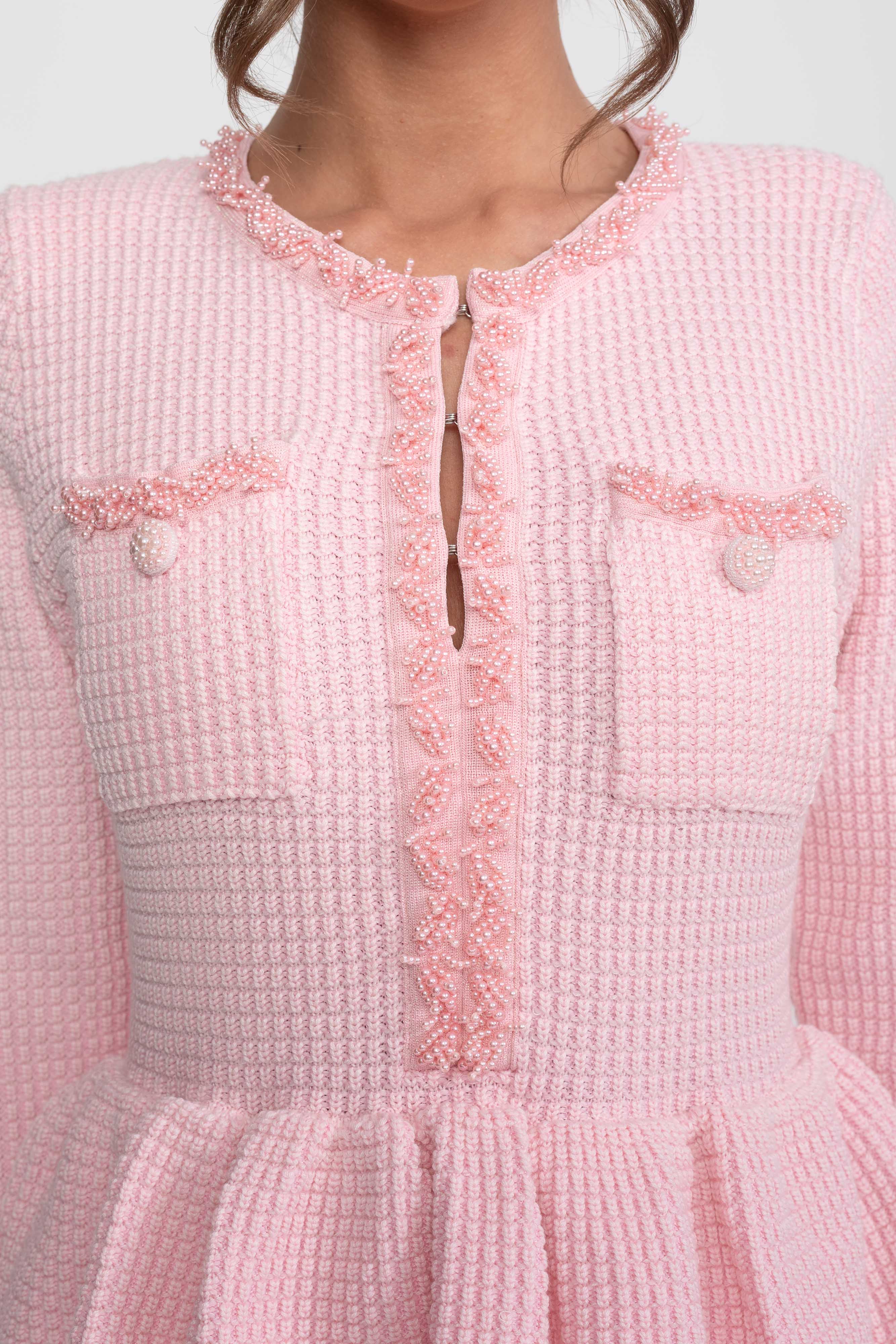 Strick-Peplum-Kleid mit Fransenbesatz und aufgesetzten Brusttaschen vorne - Pink 