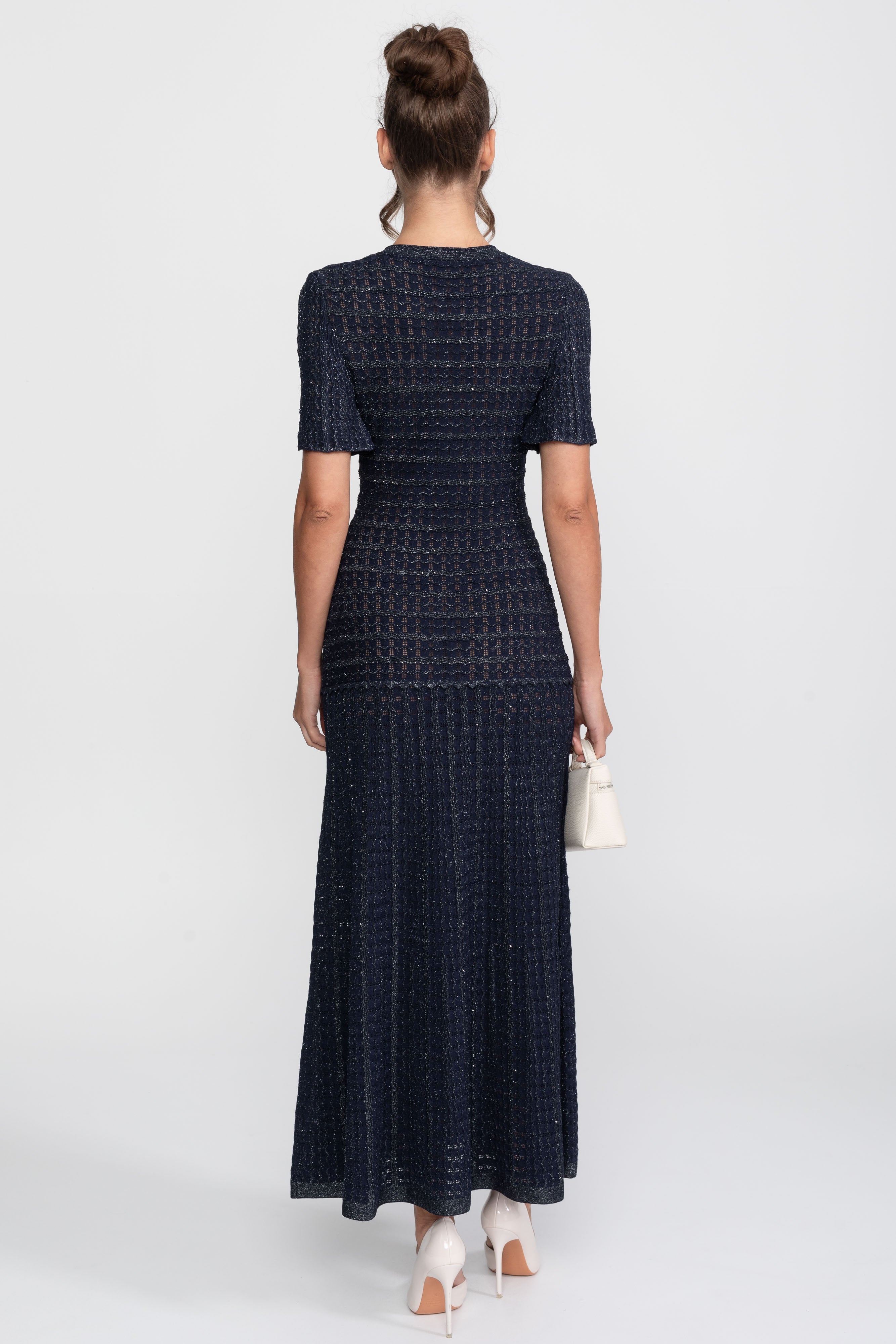 Midi-Kleid mit kurzen Ärmeln und schimmernder Strickstruktur - Navy 