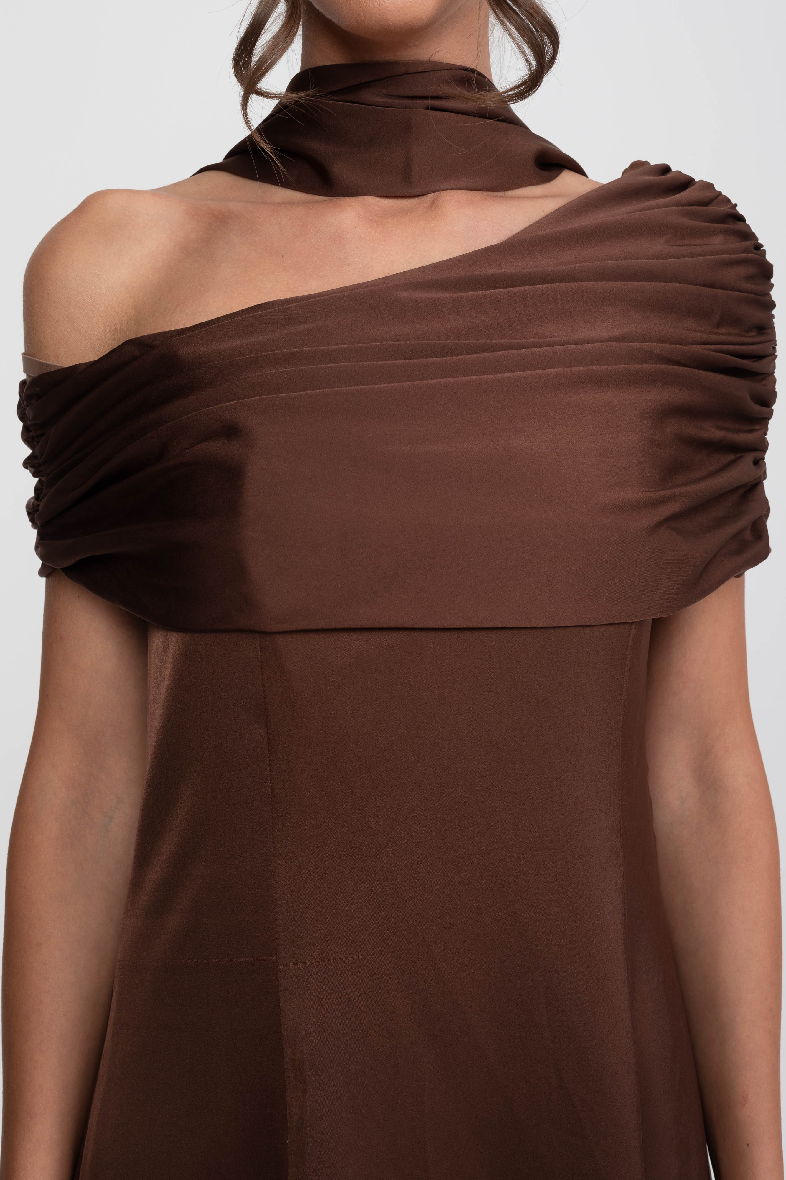 One-Shoulder drapiertes Satin-Abendkleid mit gerafftem Wickeldesign - Braun 