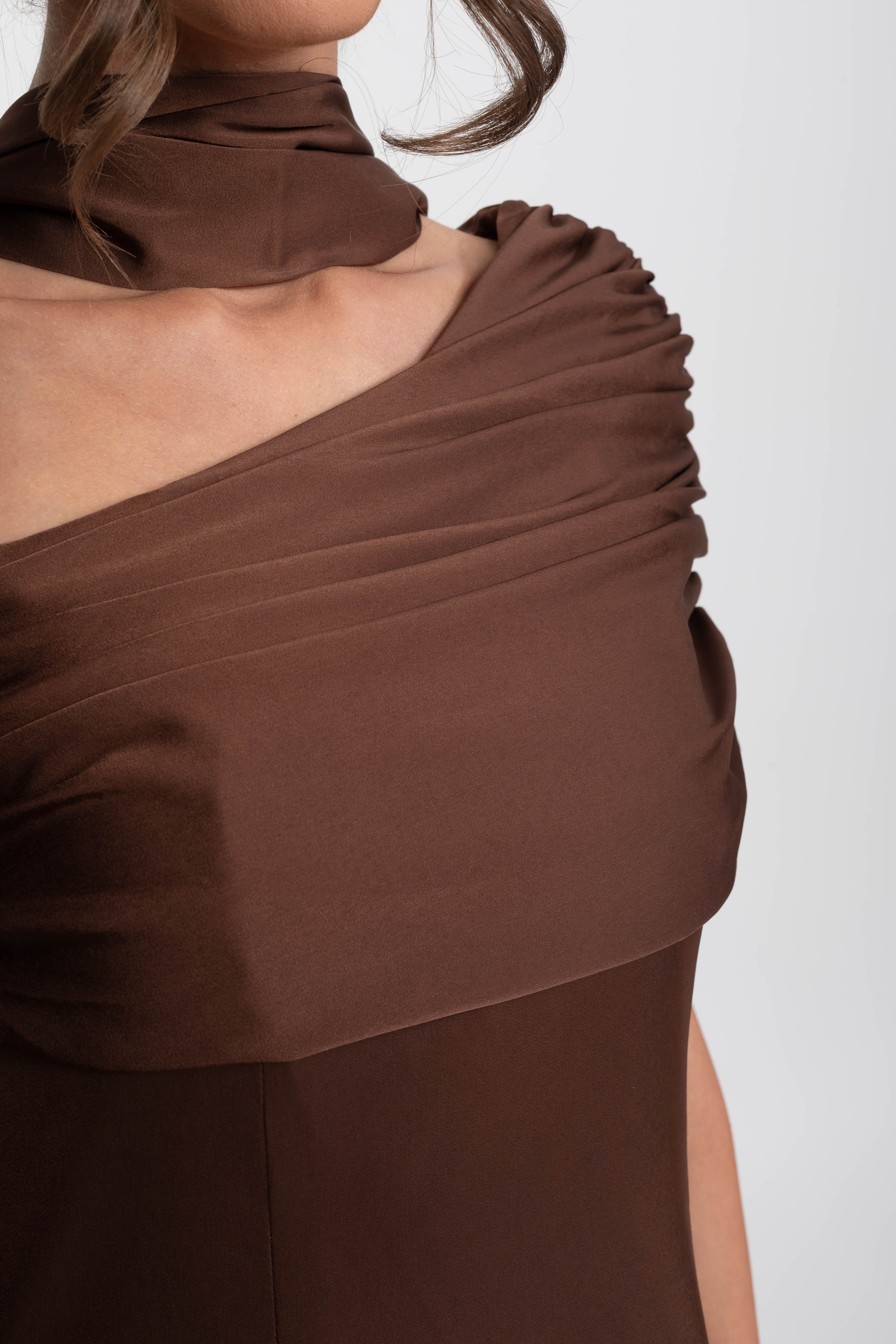 One-Shoulder drapiertes Satin-Abendkleid mit gerafftem Wickeldesign - Braun 