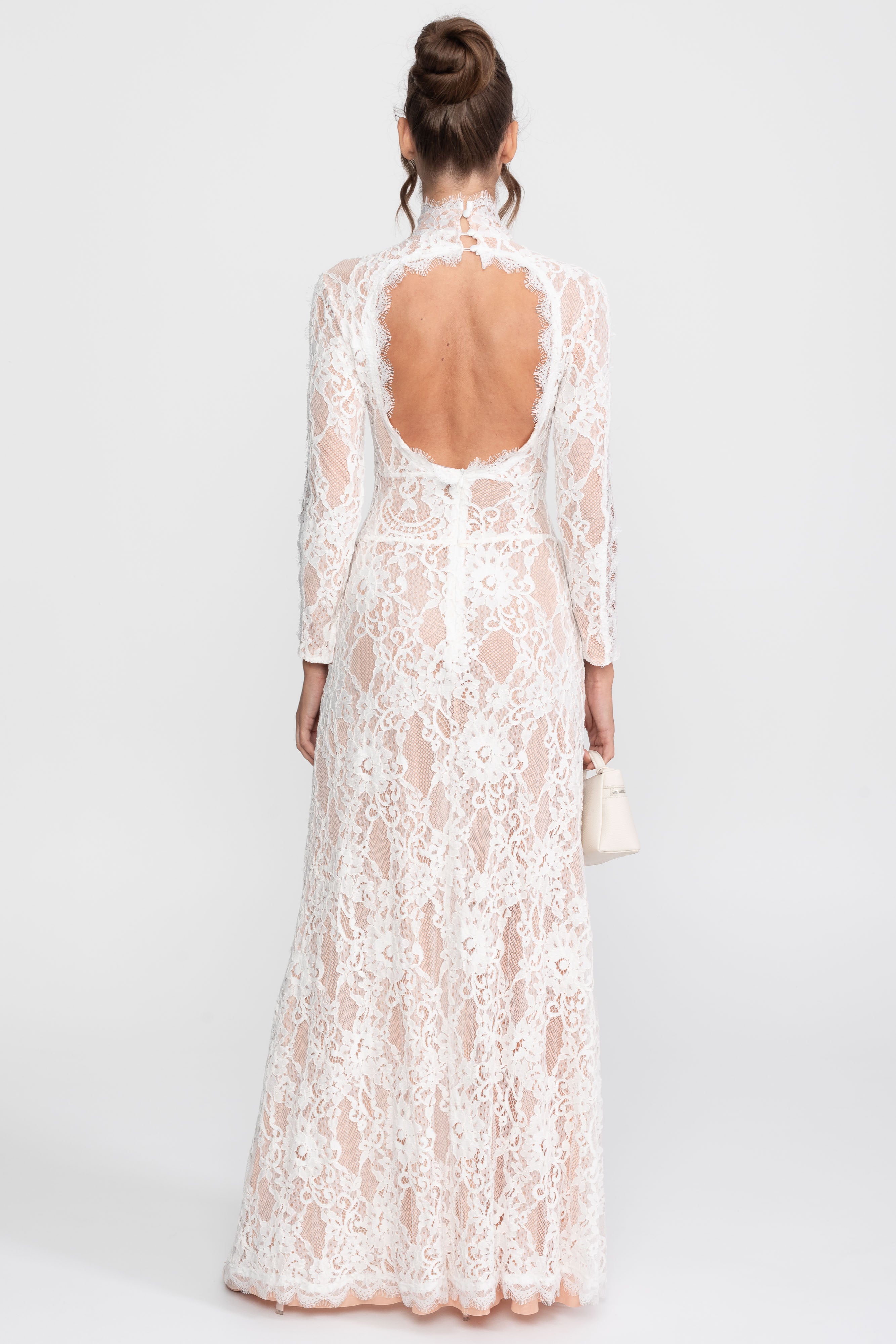 Elegantes Spitzenkleid mit hohem Kragen, Cut-out vorne und Schlitz - Weiß 