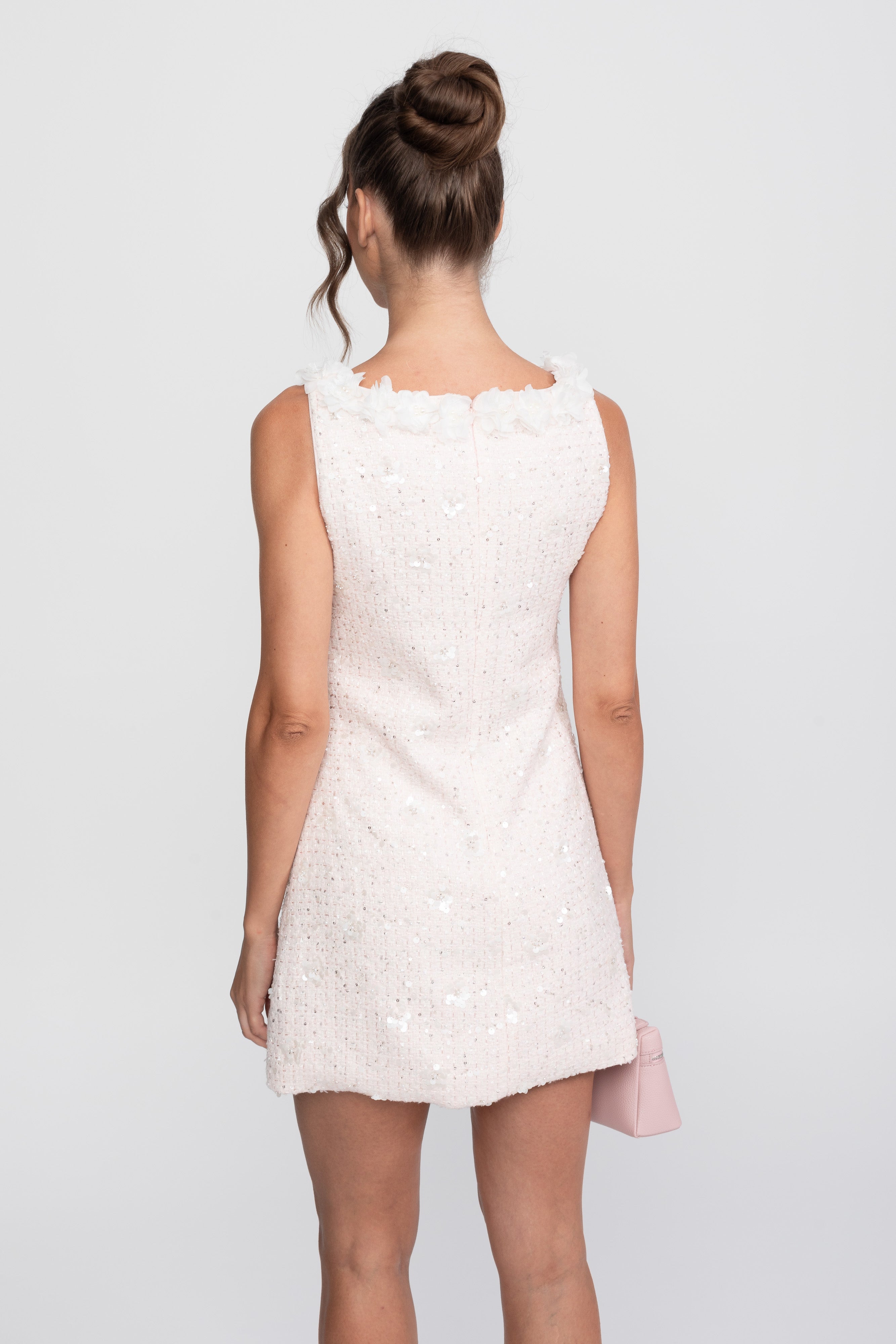 Geripptes Strick-Midi-Kleid mit floralem Kragen - Hellrosa 