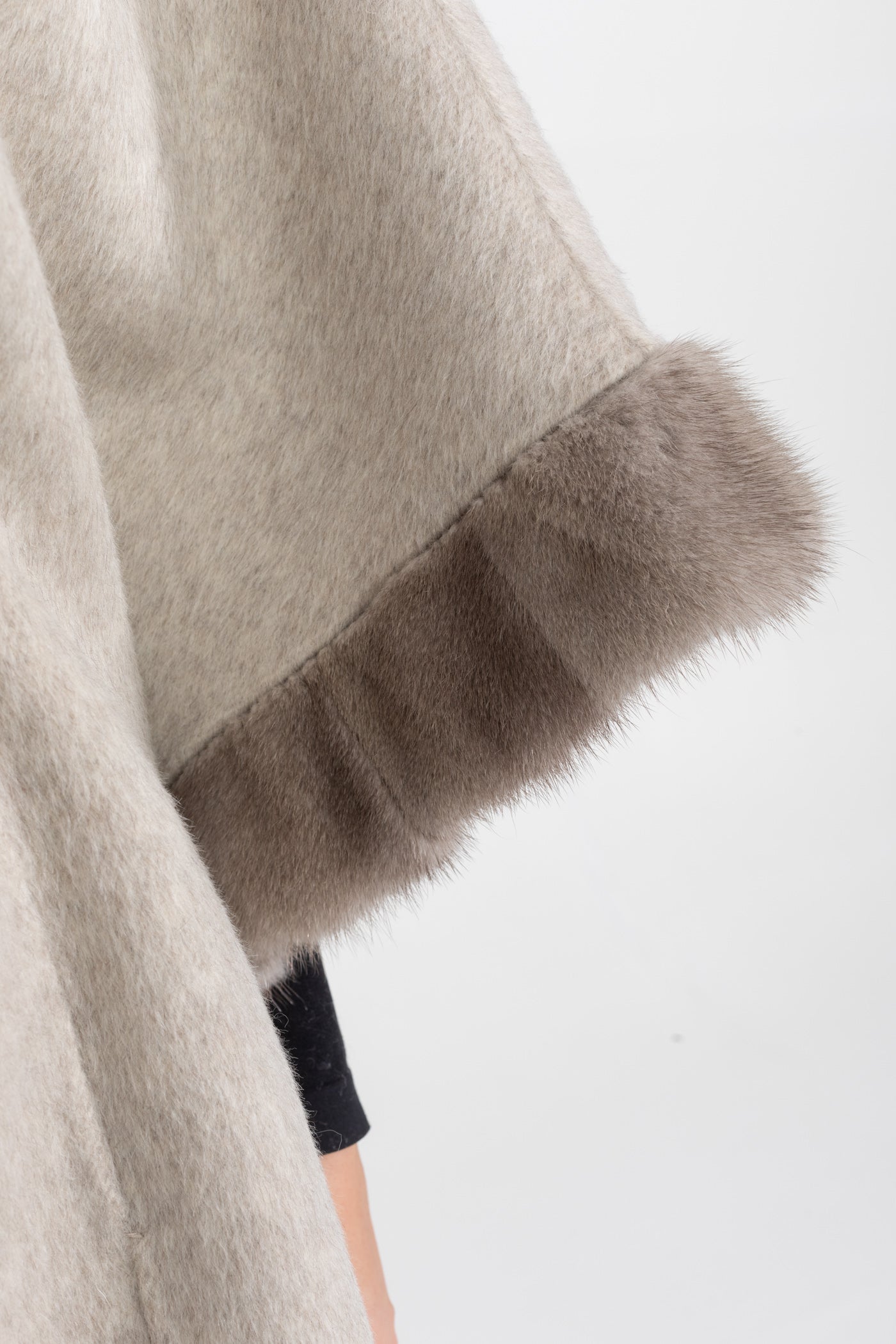 Wool Blend Cape Coat with Sable Fur Trim – Light Grey