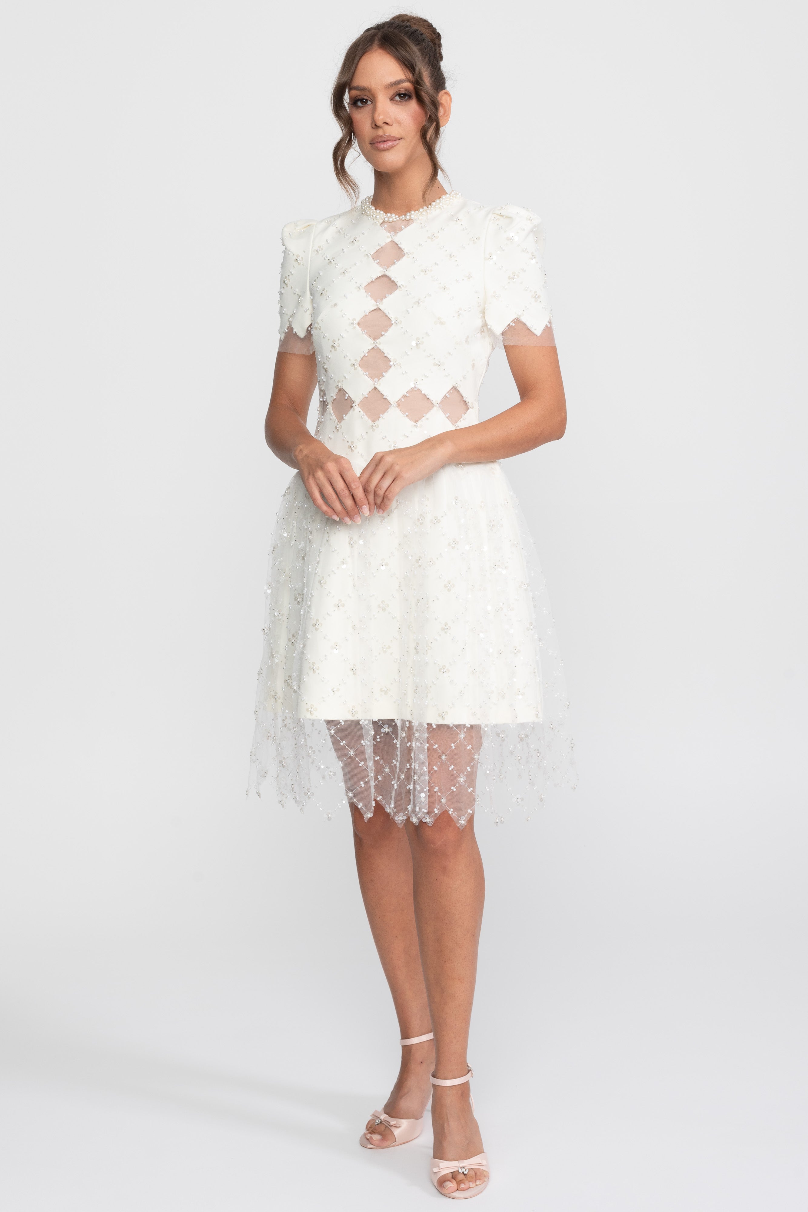Diamond Cut-Out Beaded Dress mit Perlenbesatz - Weiß 