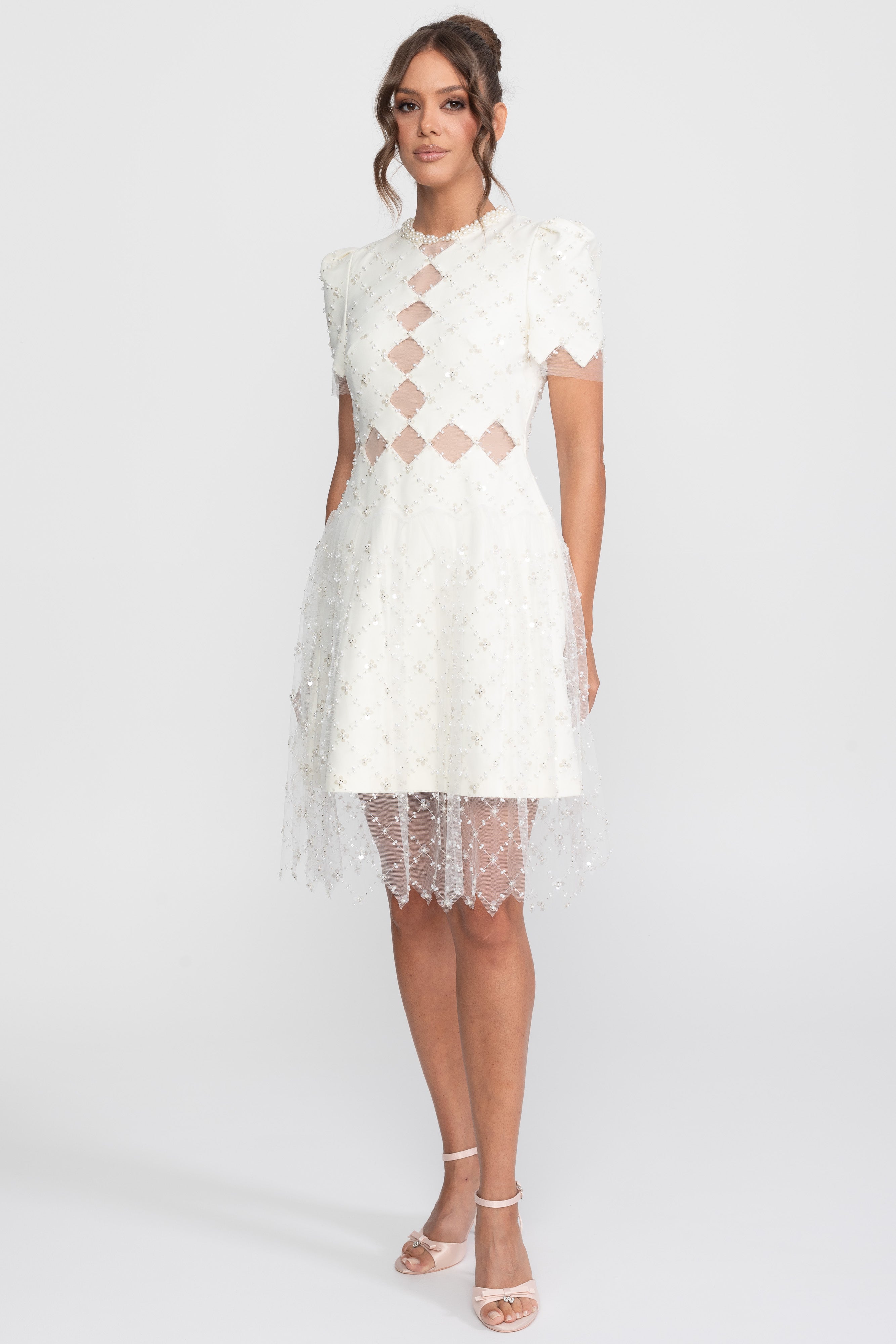 Diamond Cut-Out Beaded Dress mit Perlenbesatz - Weiß 
