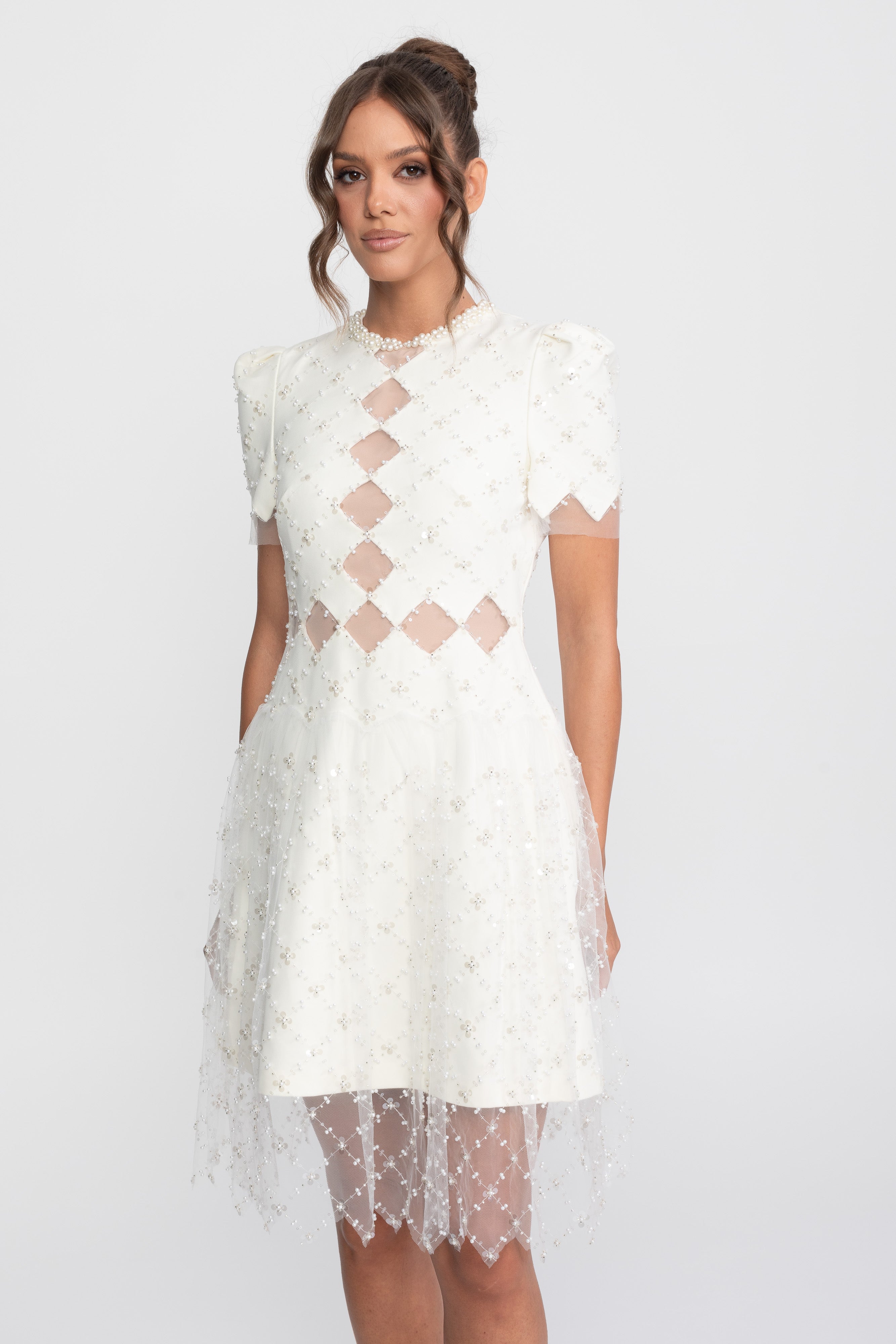 Diamond Cut-Out Beaded Dress mit Perlenbesatz - Weiß 