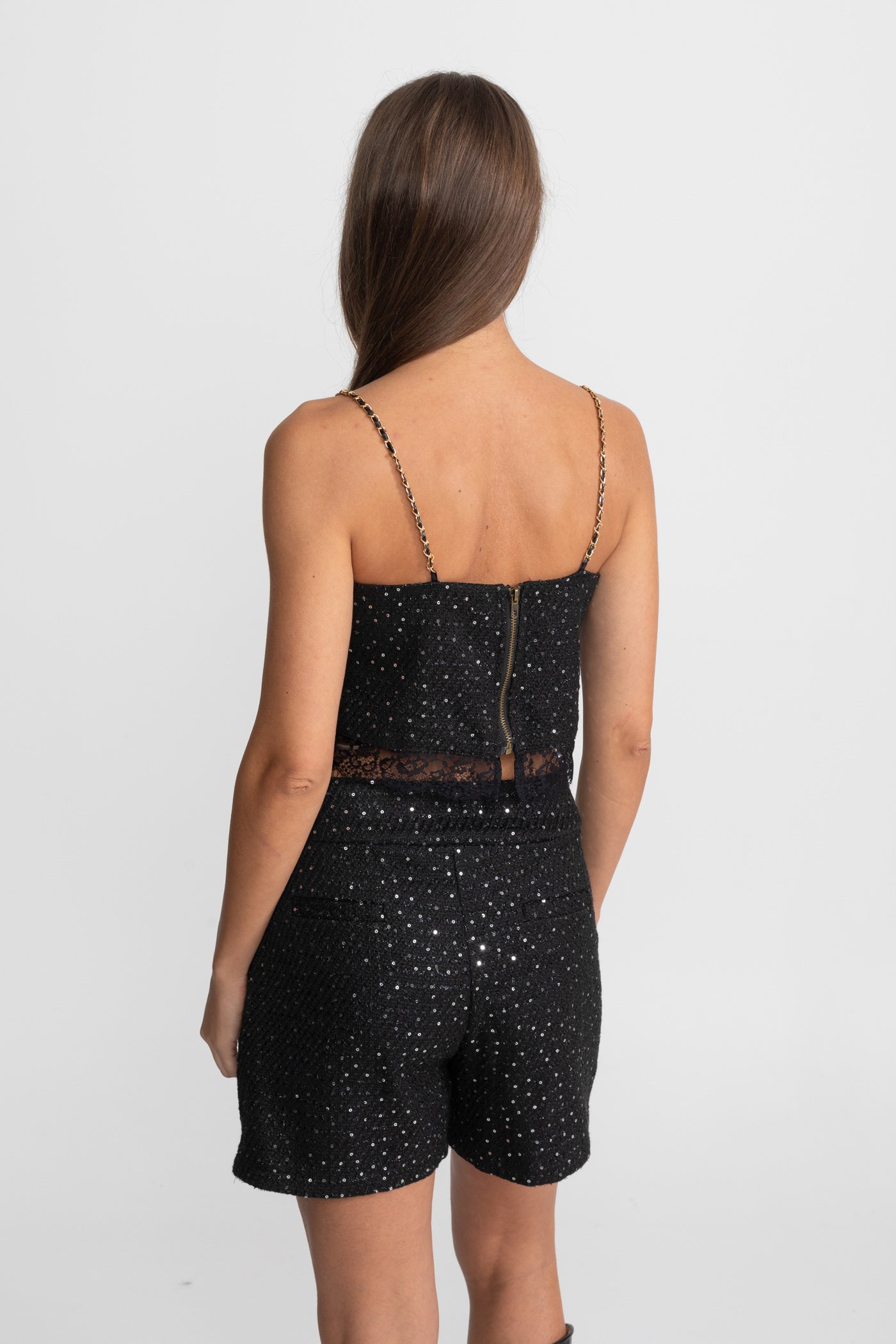 Verziertes 3-teiliges Co-Ord-Set mit kurzer Jacke, Spitzenbesatz-Top und hoch taillierter Shorts – Schwarz 