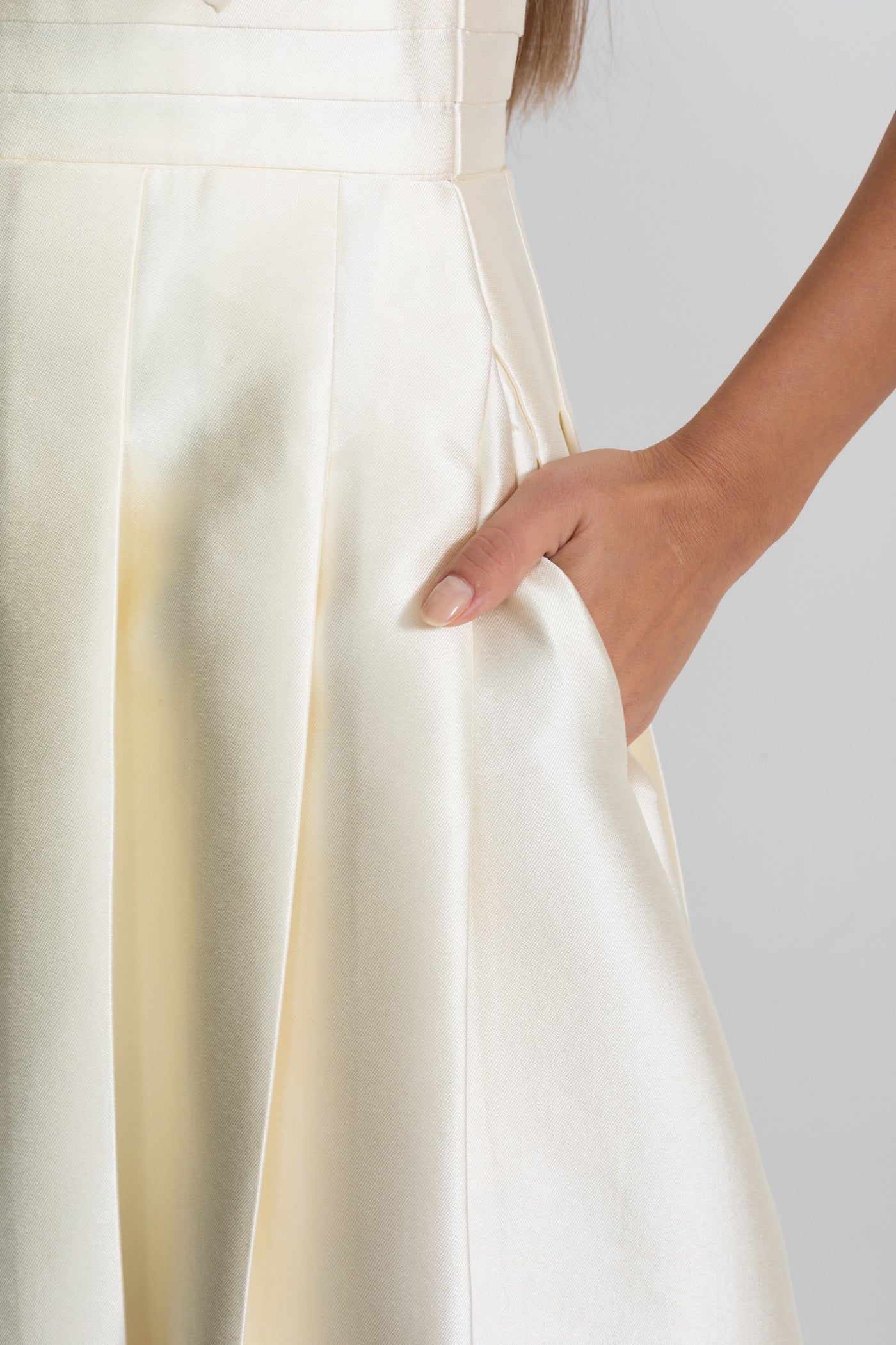 Off-Shoulder Satin Midi Dress With Draped Bow Detail – Ivoire