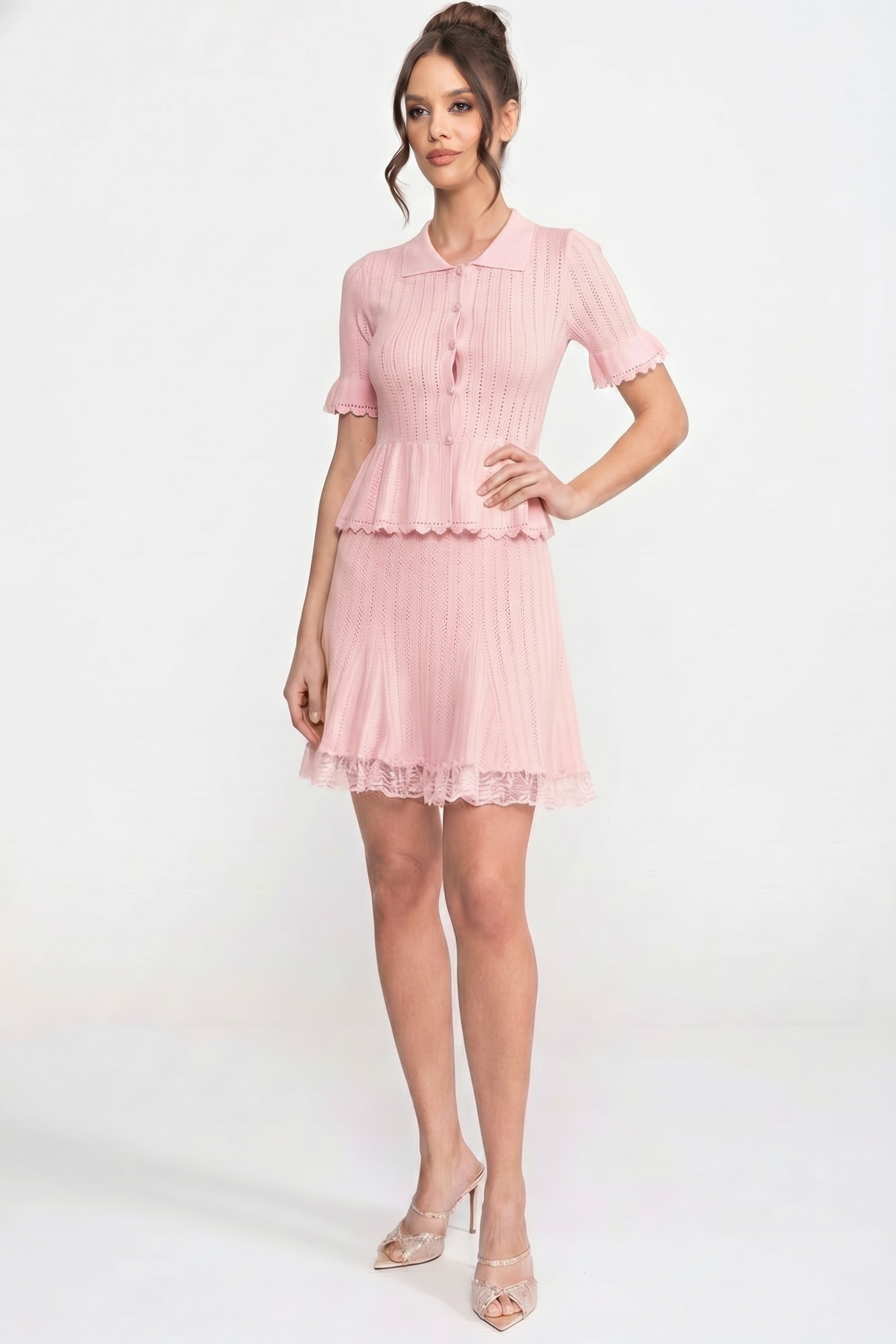 Strick-Minikleid mit Peter-Pan-Kragen und Peplum mit Spitzenabschluss - Pink 