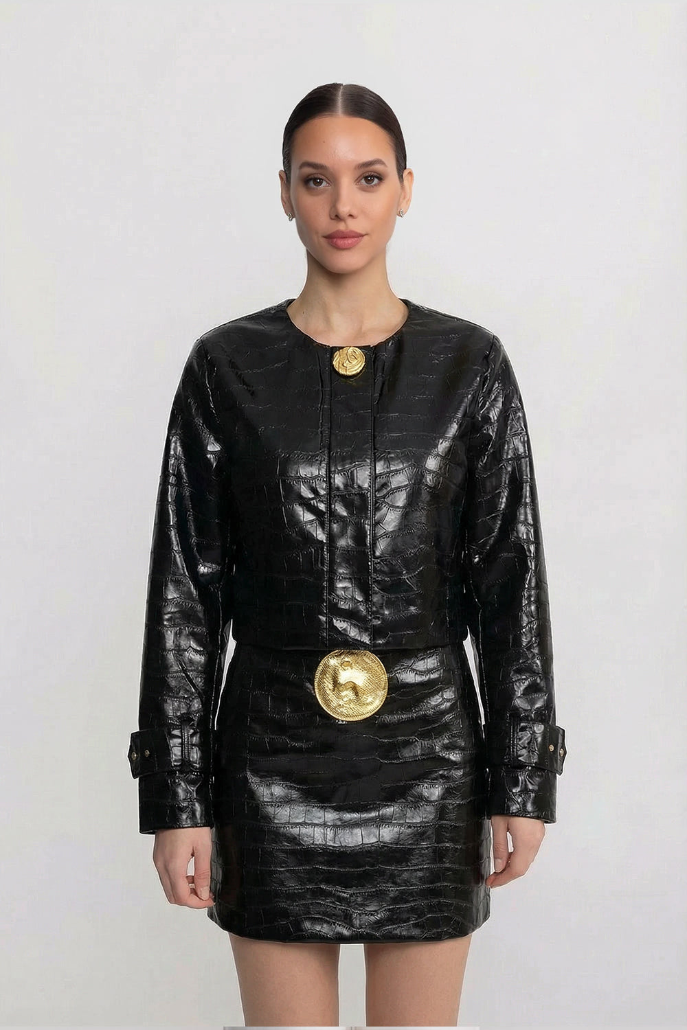 Krokodil-Effekt Kurzjacke mit goldener Knopfleiste - Schwarz 